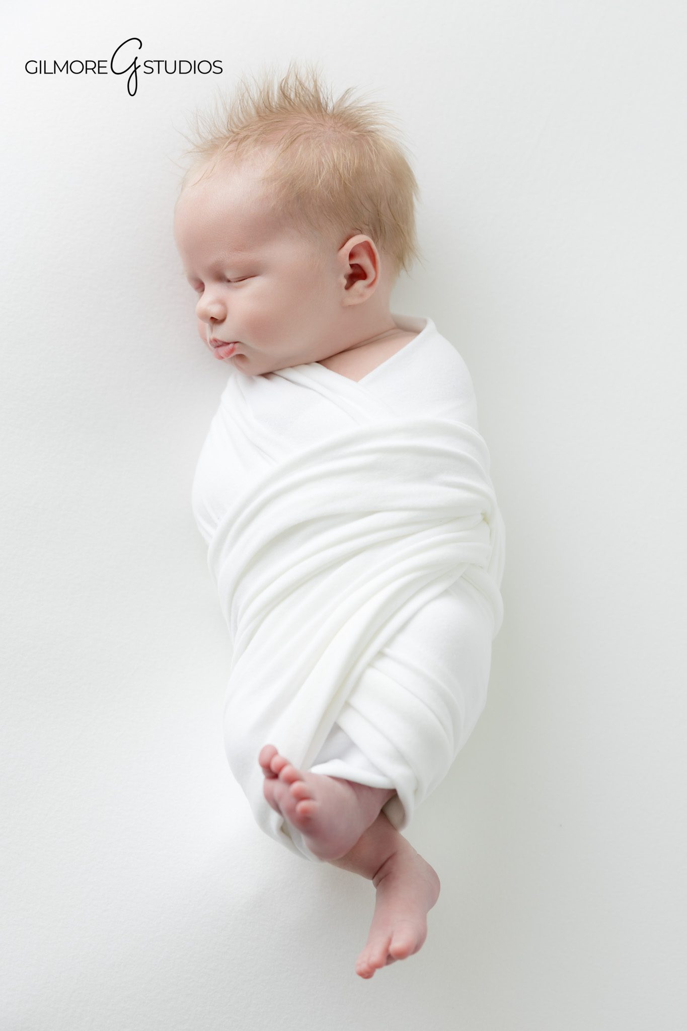 Calm newborn portrait photography session

Emotional newborn photography portrait