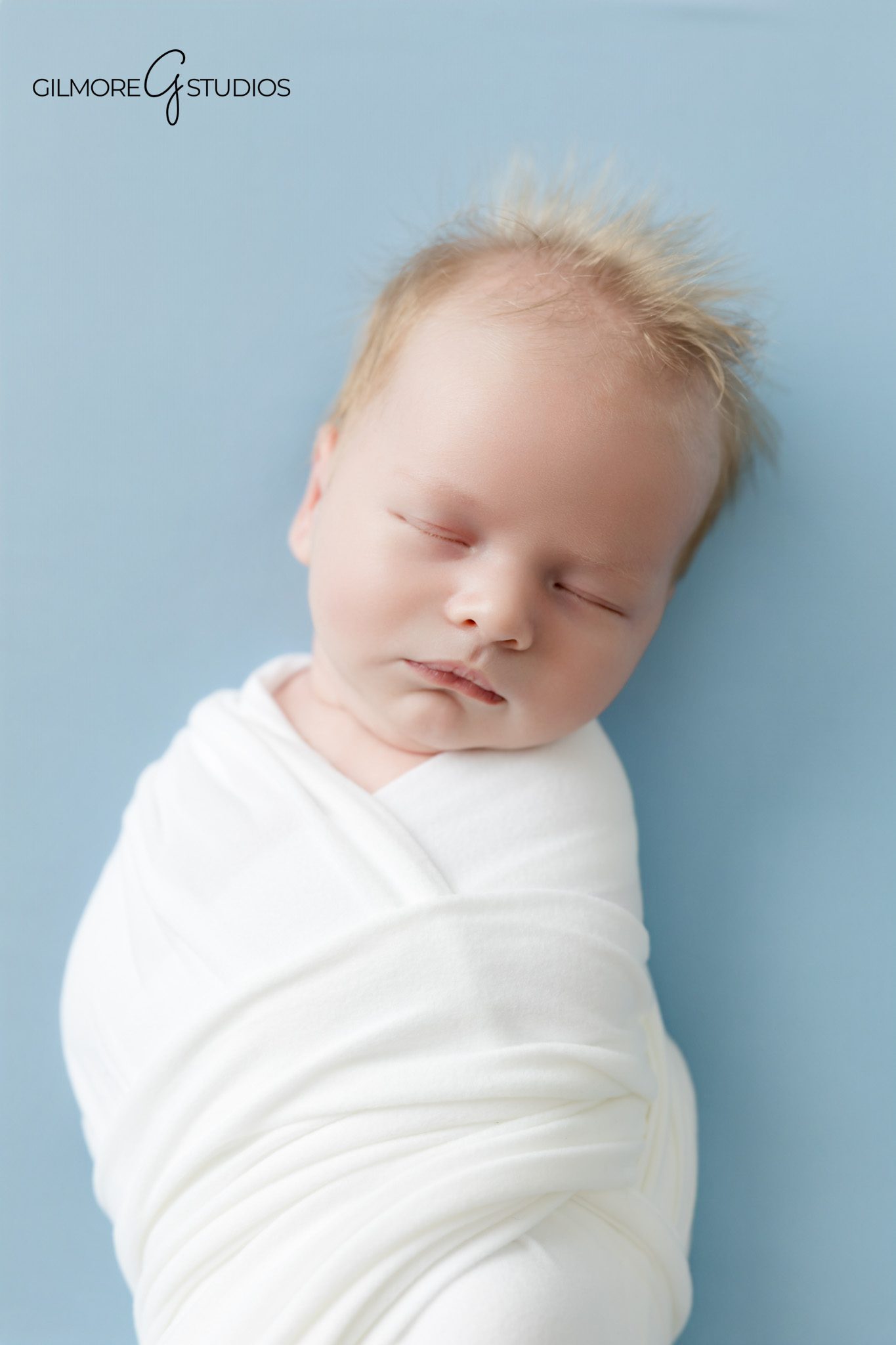 Newborn portrait focused on connection

Simple newborn portrait photography