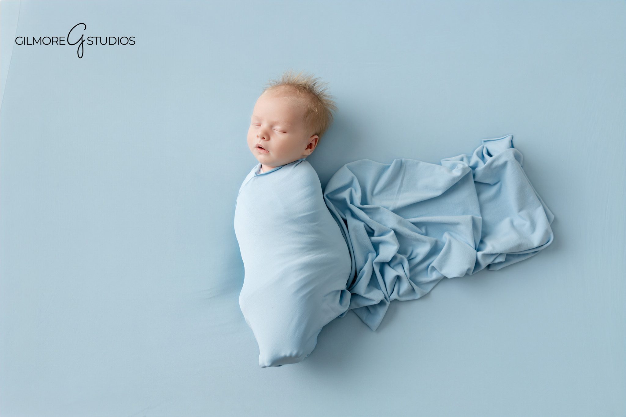Natural newborn baby portrait

Soft newborn portrait photography