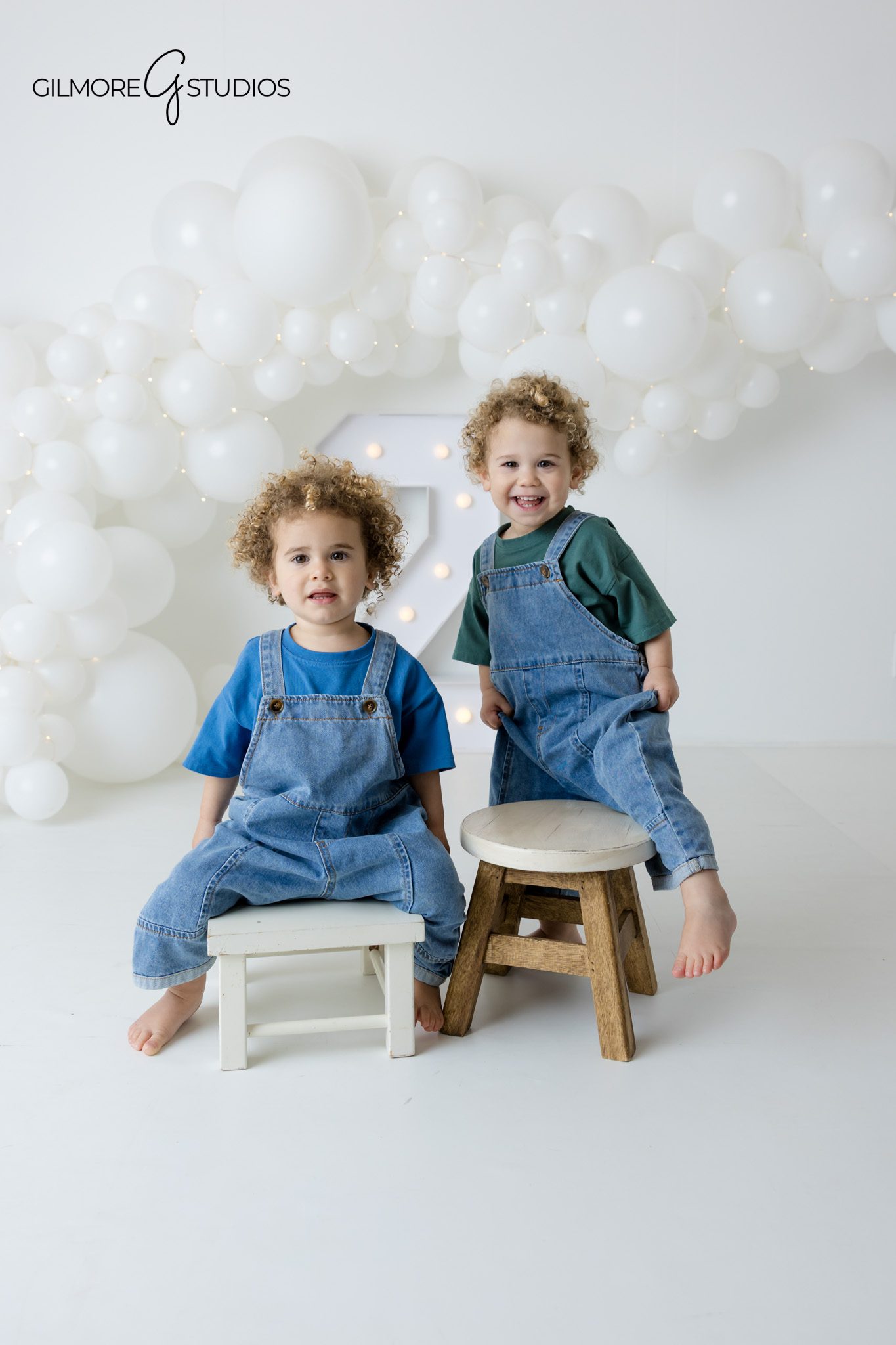 Simple birthday portrait photographer

Classic milestone birthday photography