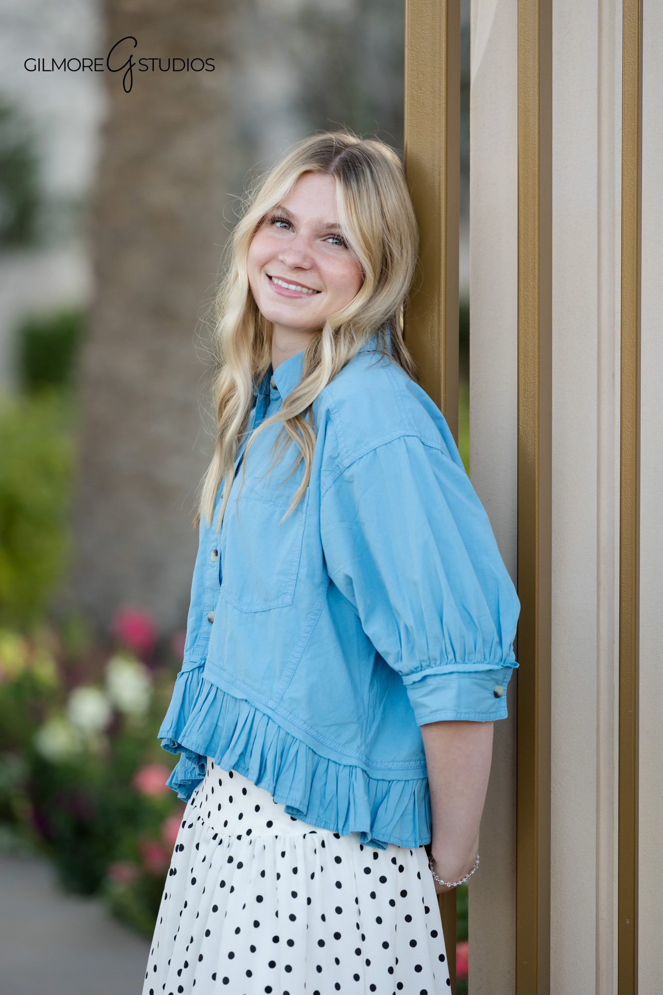 LDS missionary photos at temple sunset

Gilbert missionary portrait photography session