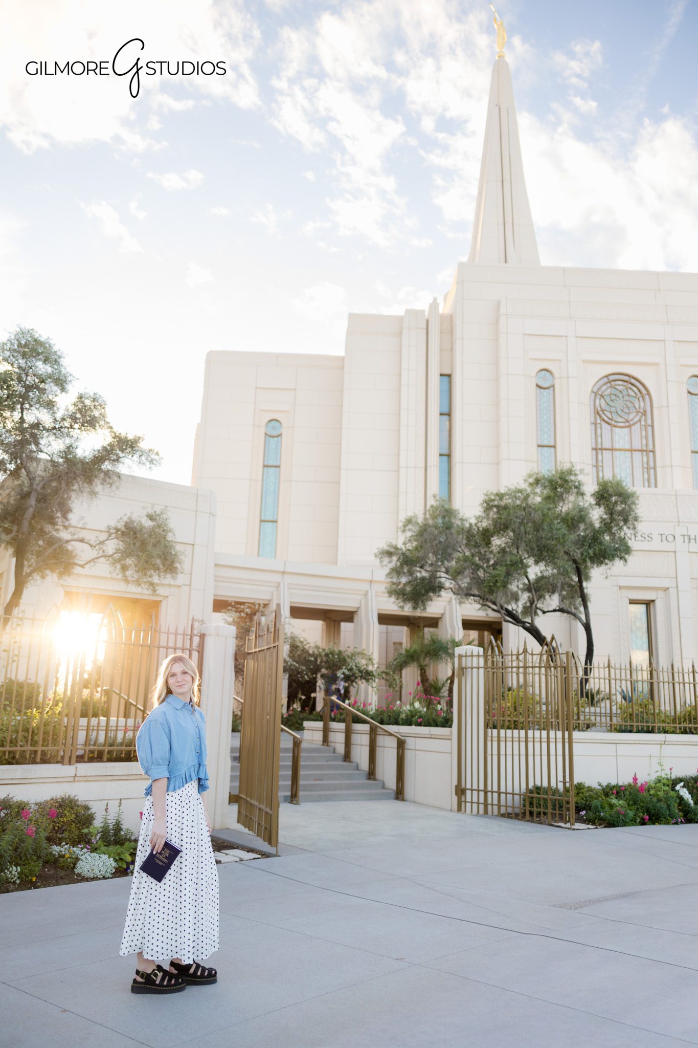 Gilbert Arizona LDS missionary portrait

Missionary portrait with natural light photography