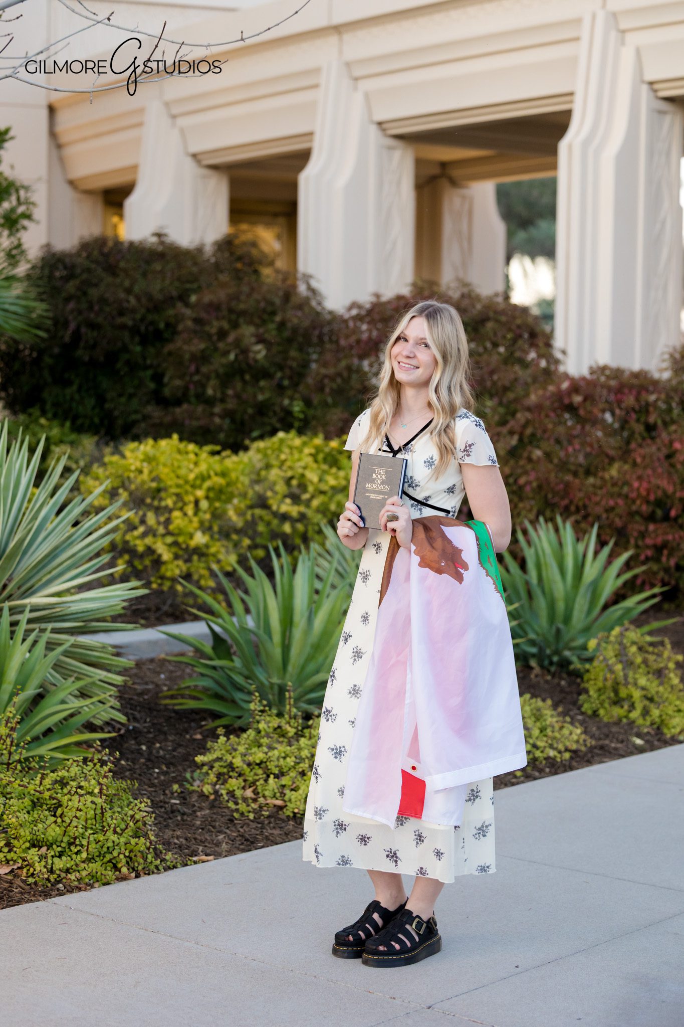LDS missionary golden light portrait

Missionary photography near Gilbert Temple