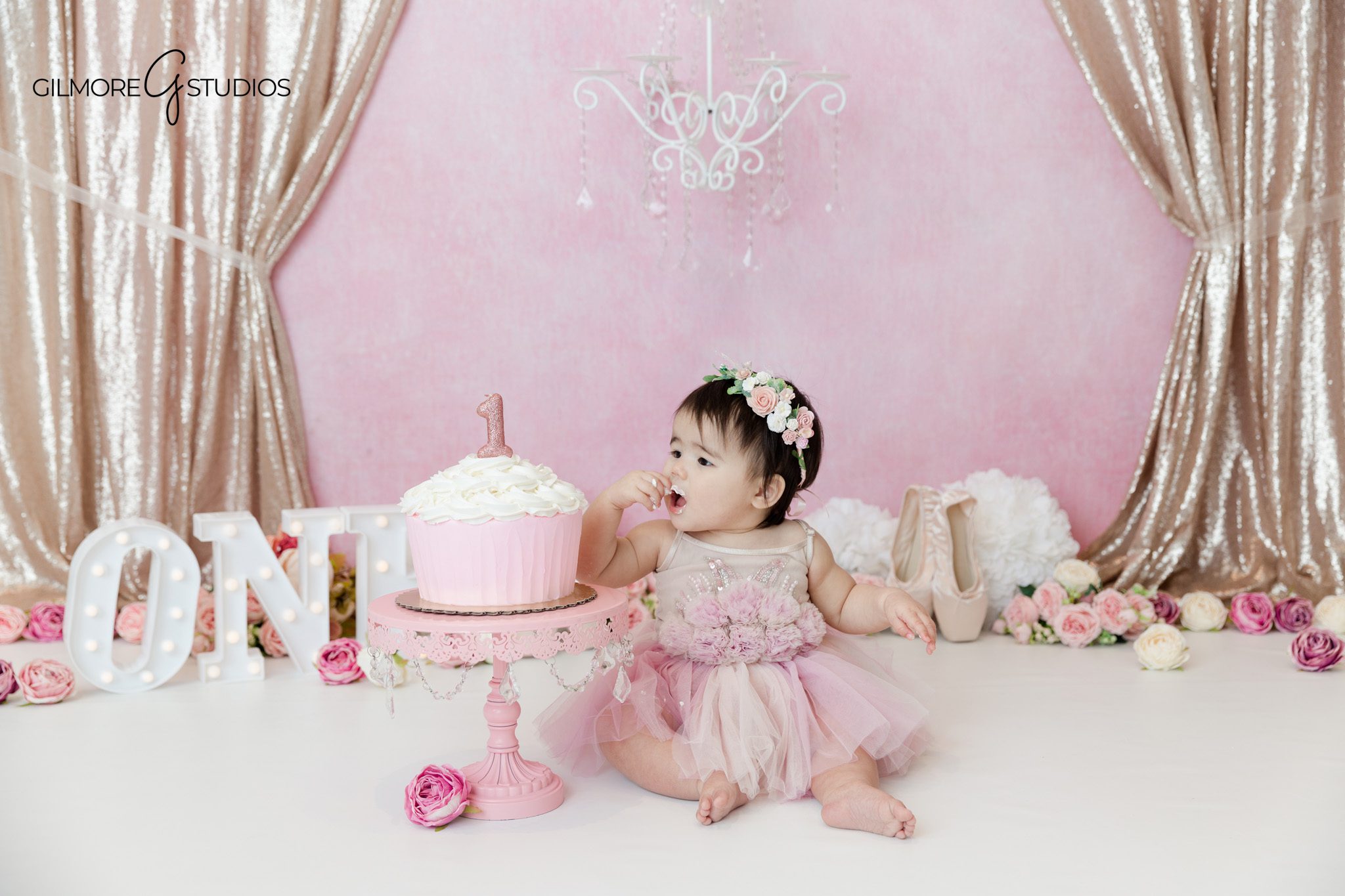 baby milestone photographer Newport Beach cake smash ballerina theme portrait
cake smash photography baby girl soft pink theme studio portrait