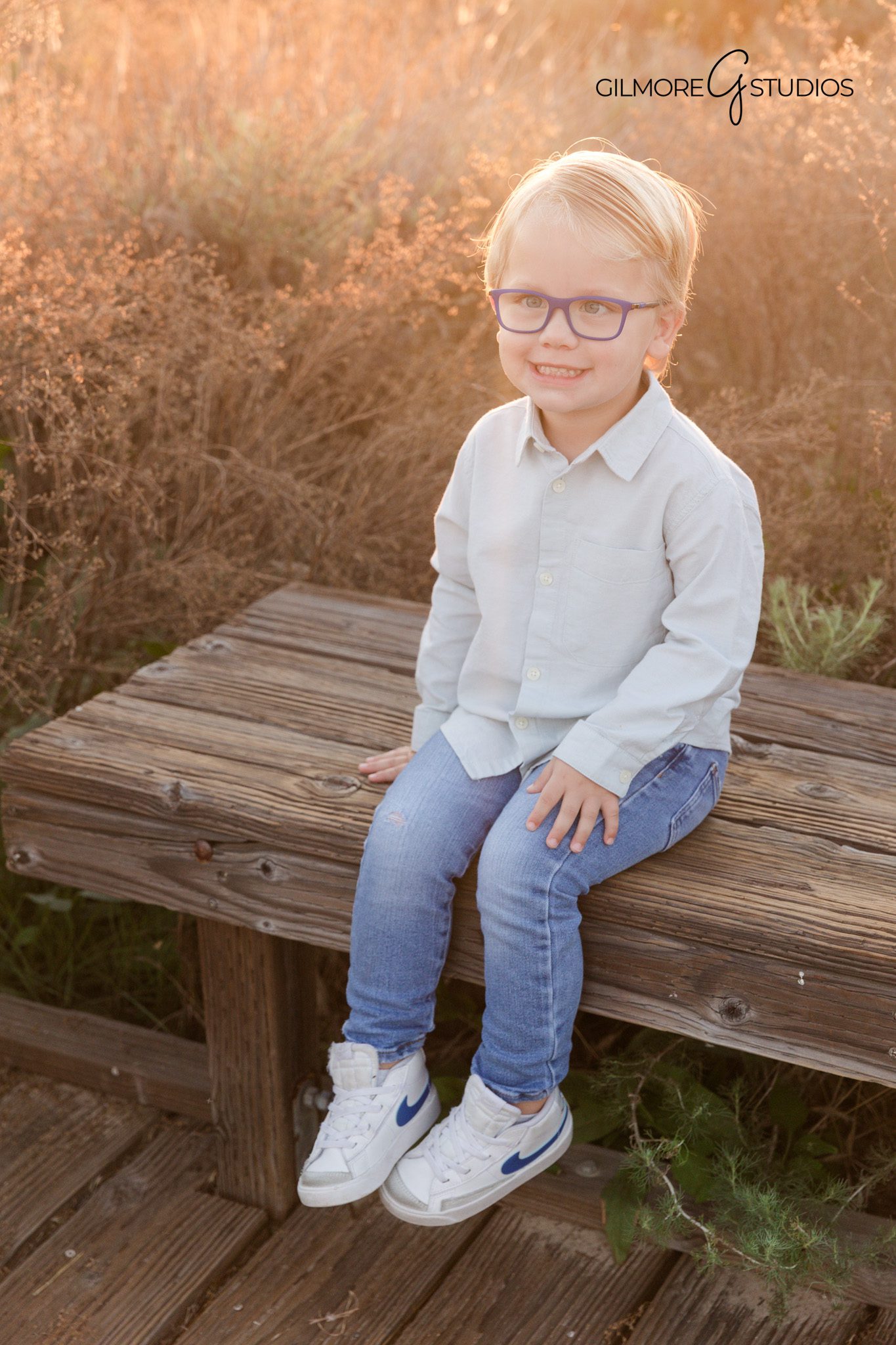 Family photography session showing natural movement

Crystal Cove beach portrait photography with family