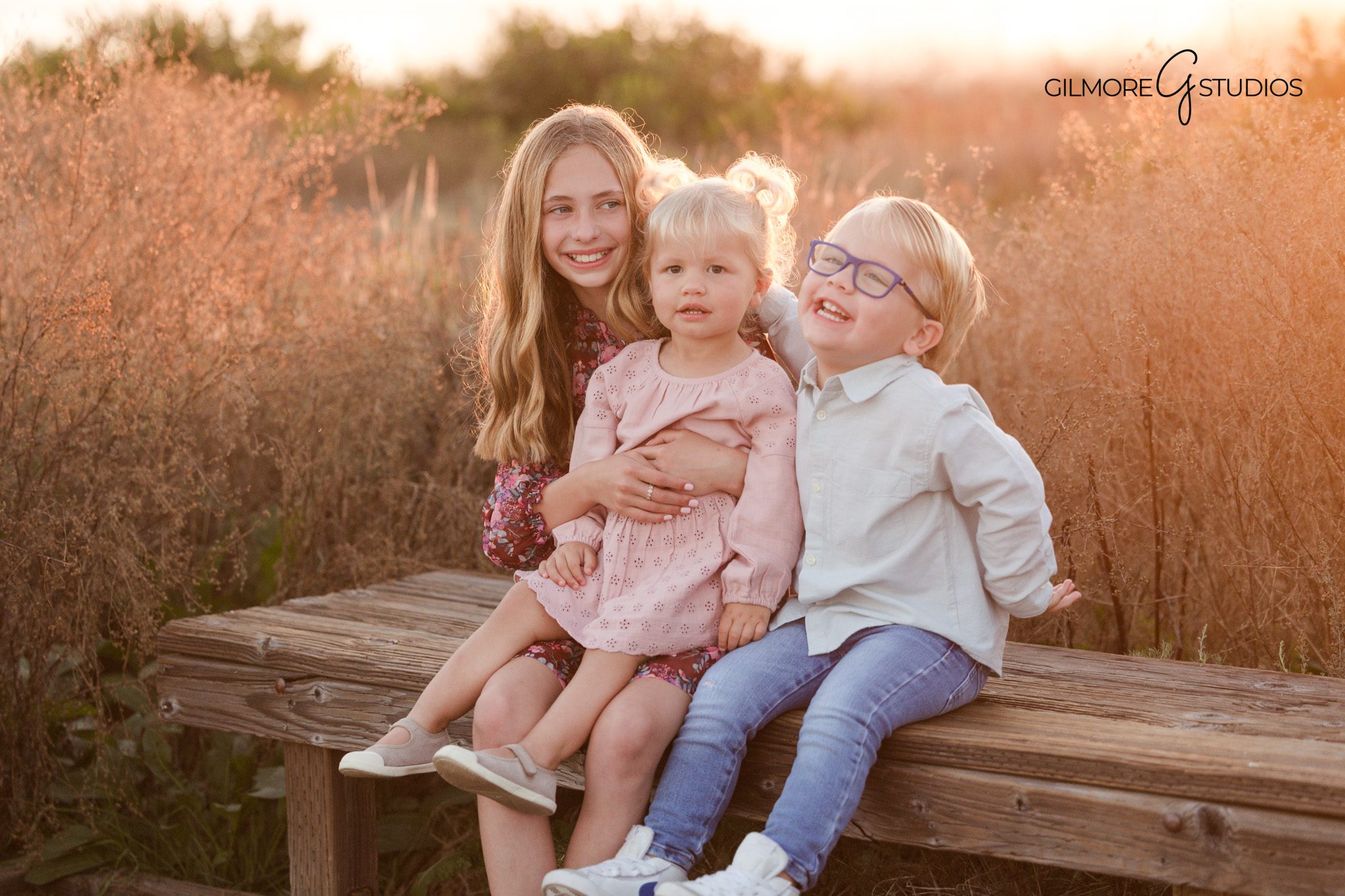 Newport Beach photographer capturing family lifestyle moment

Family portrait photography with soft natural tones