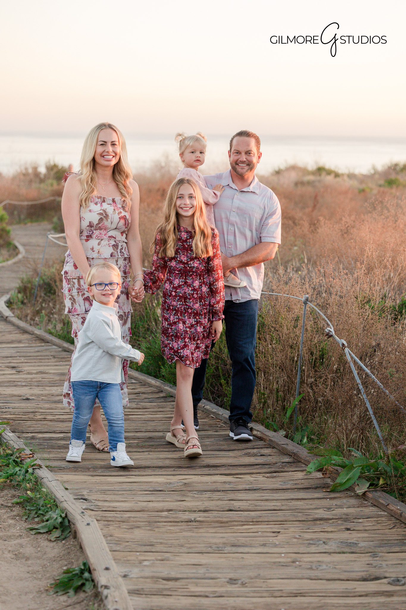 Beach family photography session with ocean view

Newport Beach family photographer capturing candid moment