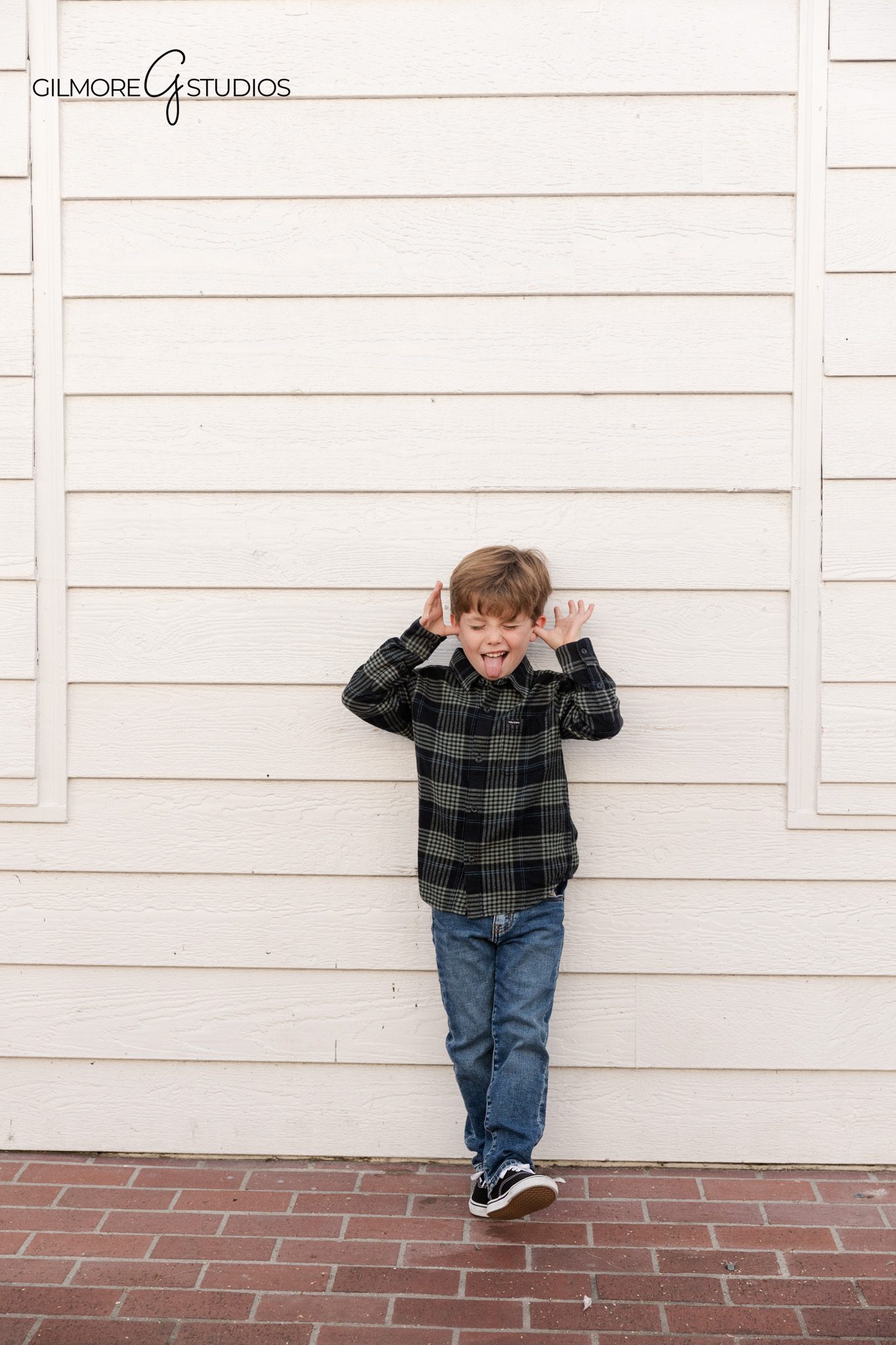 Family photography portrait near Balboa Peninsula

Newport Beach photographer capturing candid family moment