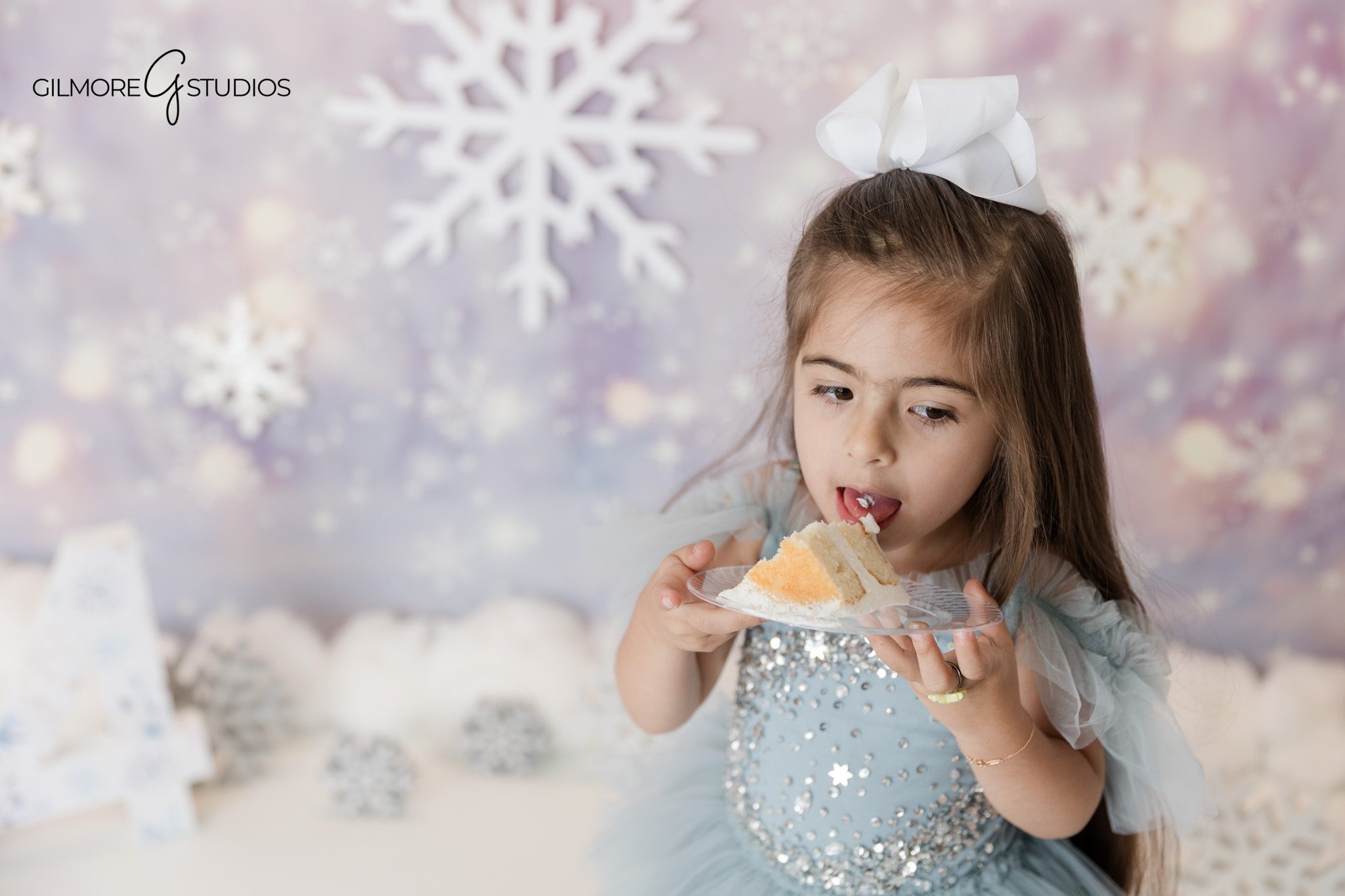 Child portrait photography capturing sibling laughter

Four year old birthday portrait photography moment