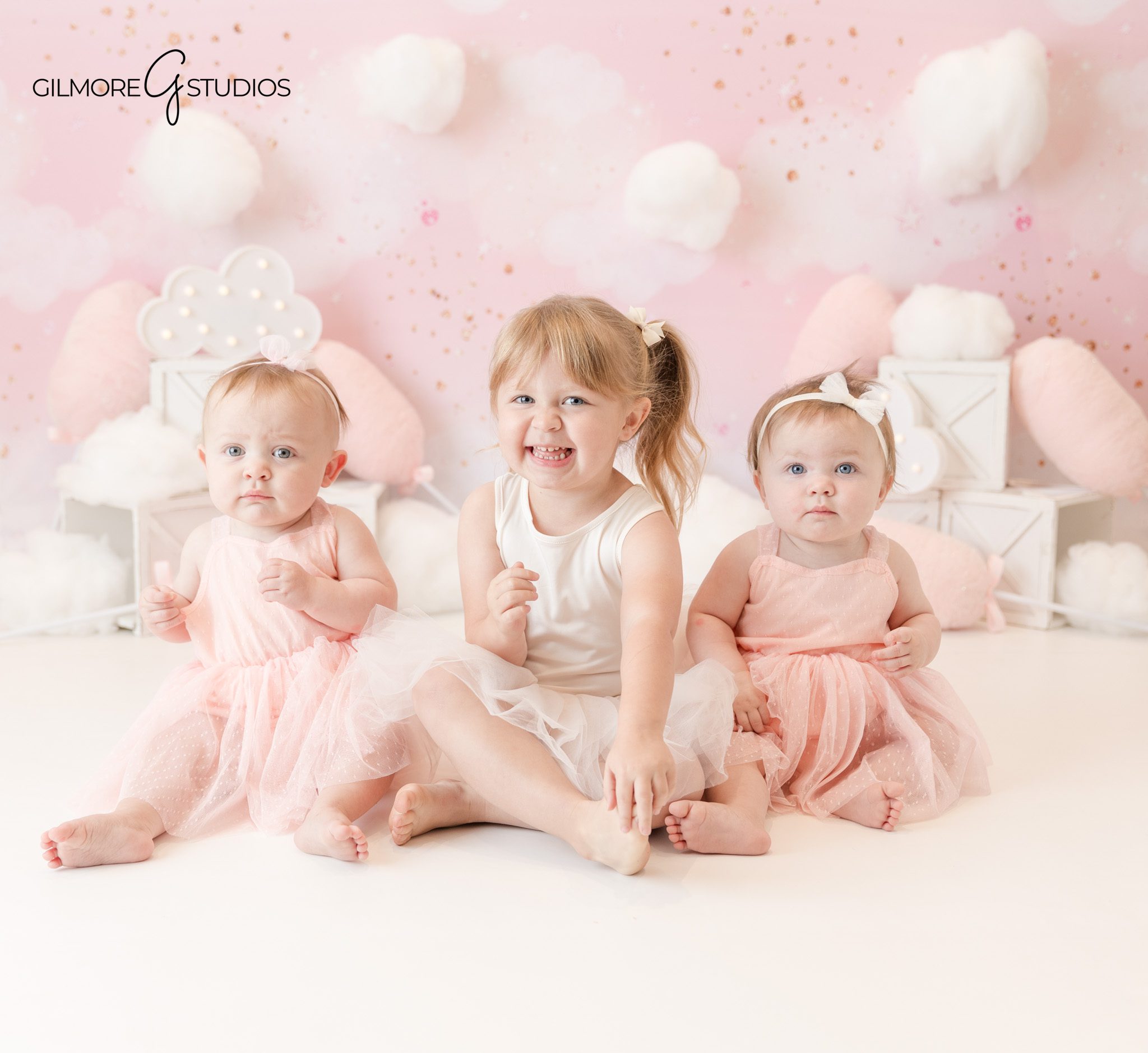 Professional baby photographer capturing cake smash portrait

Baby milestone photography showing first birthday portrait
