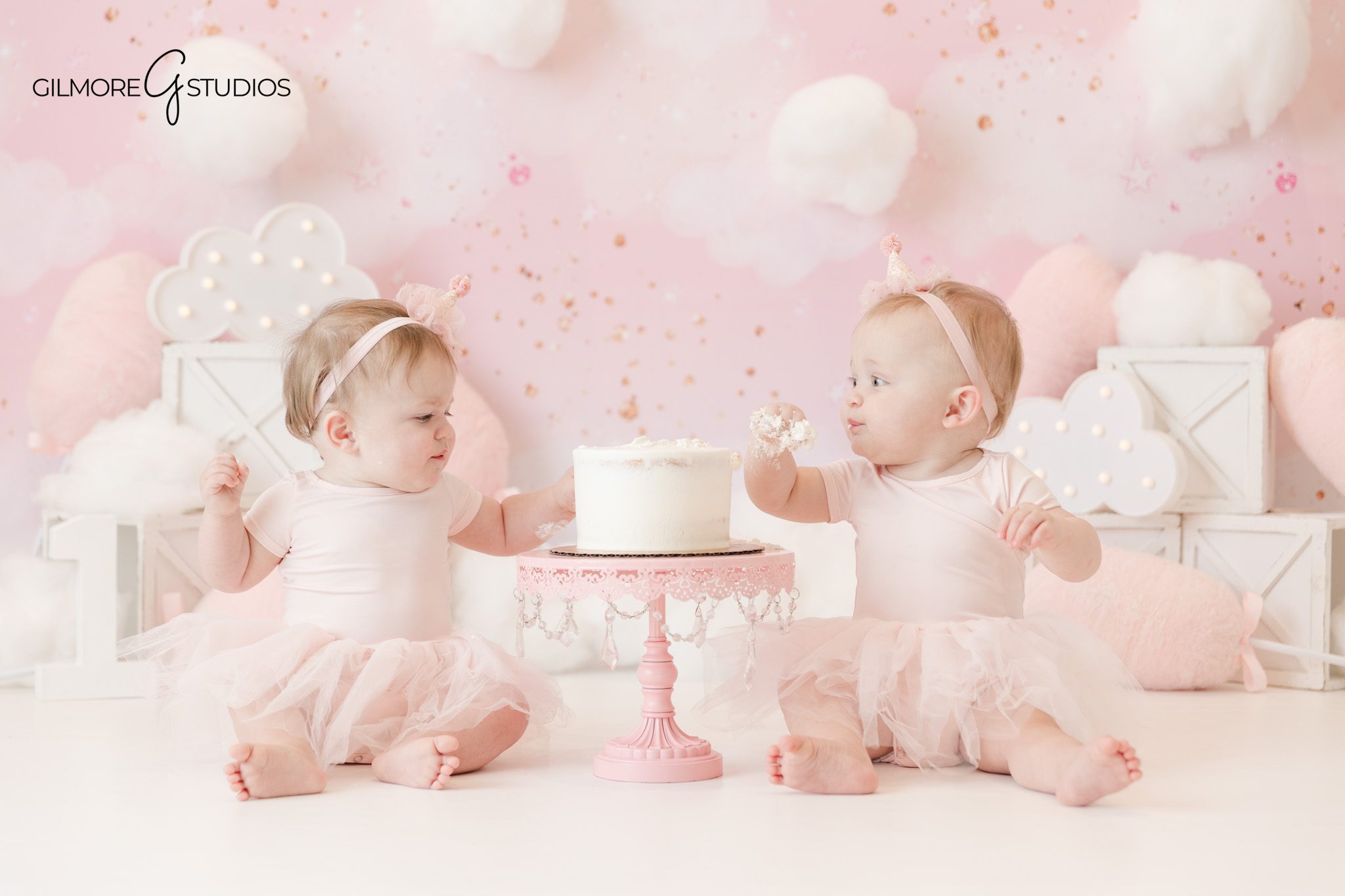 Cake smash portrait photography with baby and cake

Baby portrait photography showing first birthday celebration