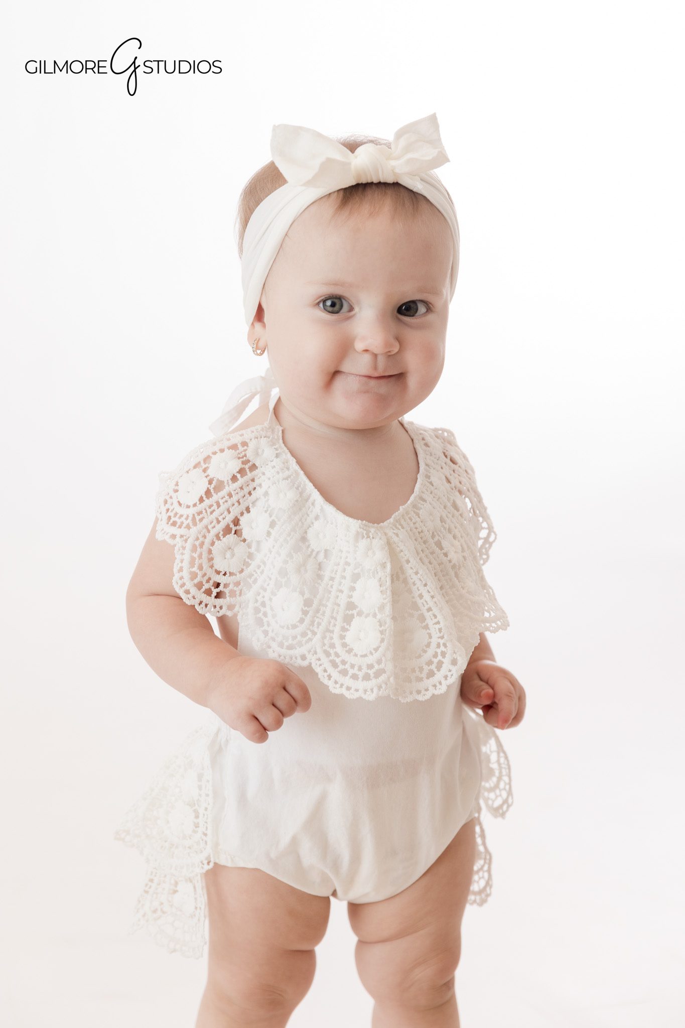 First birthday portrait photography capturing baby personality

Baby photography portrait with simple birthday setup