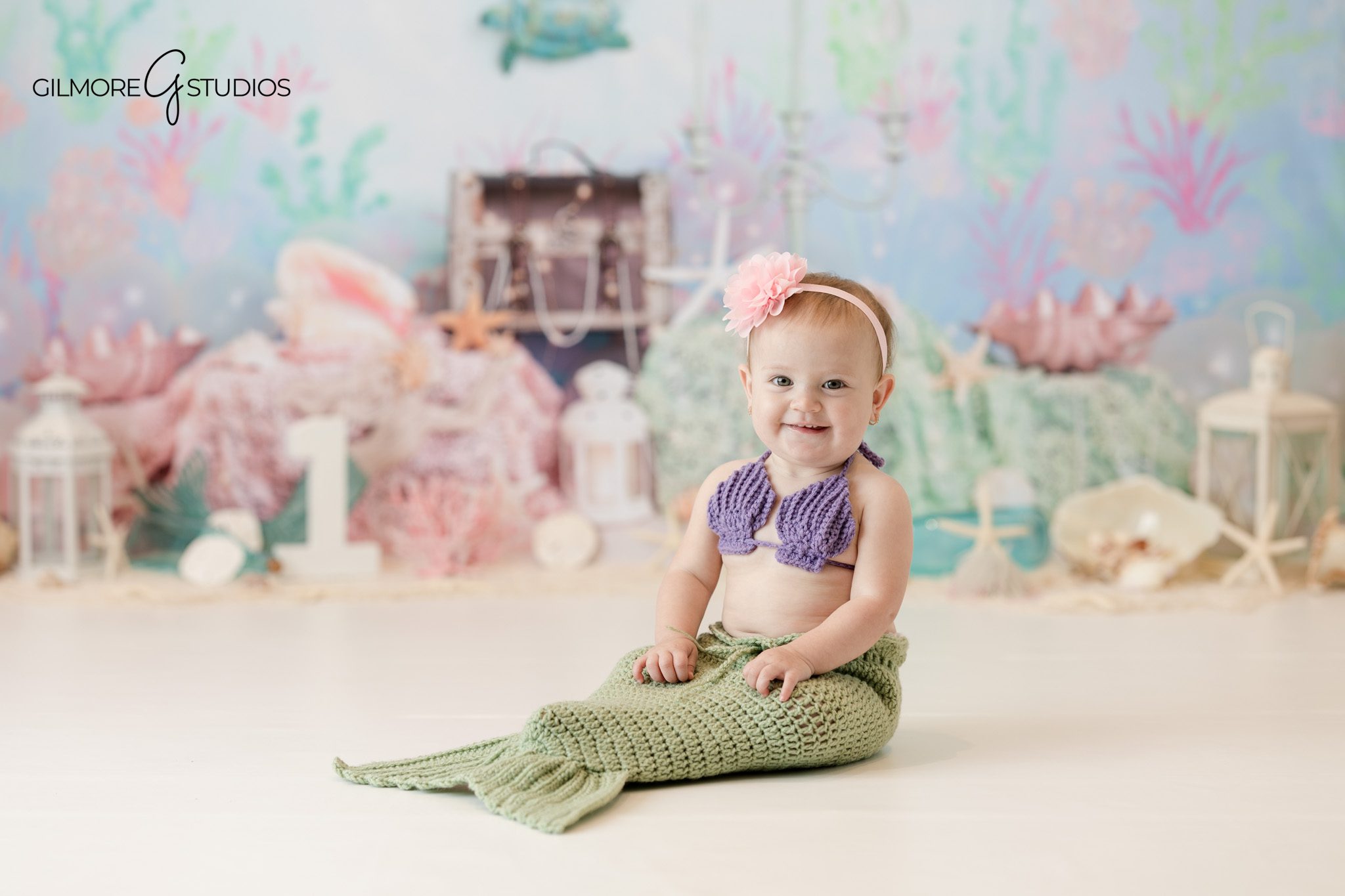 Baby milestone portrait photography for first birthday

Baby portrait photography celebrating first birthday milestone