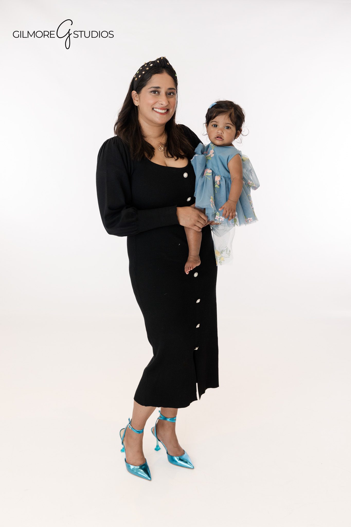 Baby photography portrait with simple milestone setup
Professional baby portrait photography during cake smash session