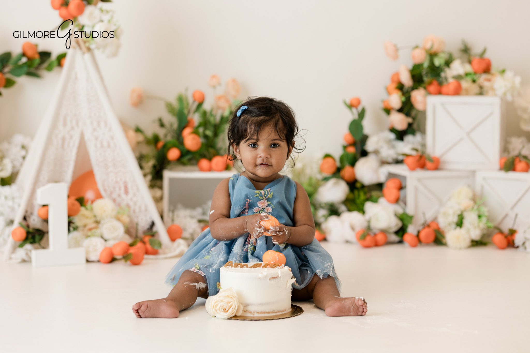 Baby portrait photography during first birthday cake smash session
Cake smash portrait photographed by baby photographer