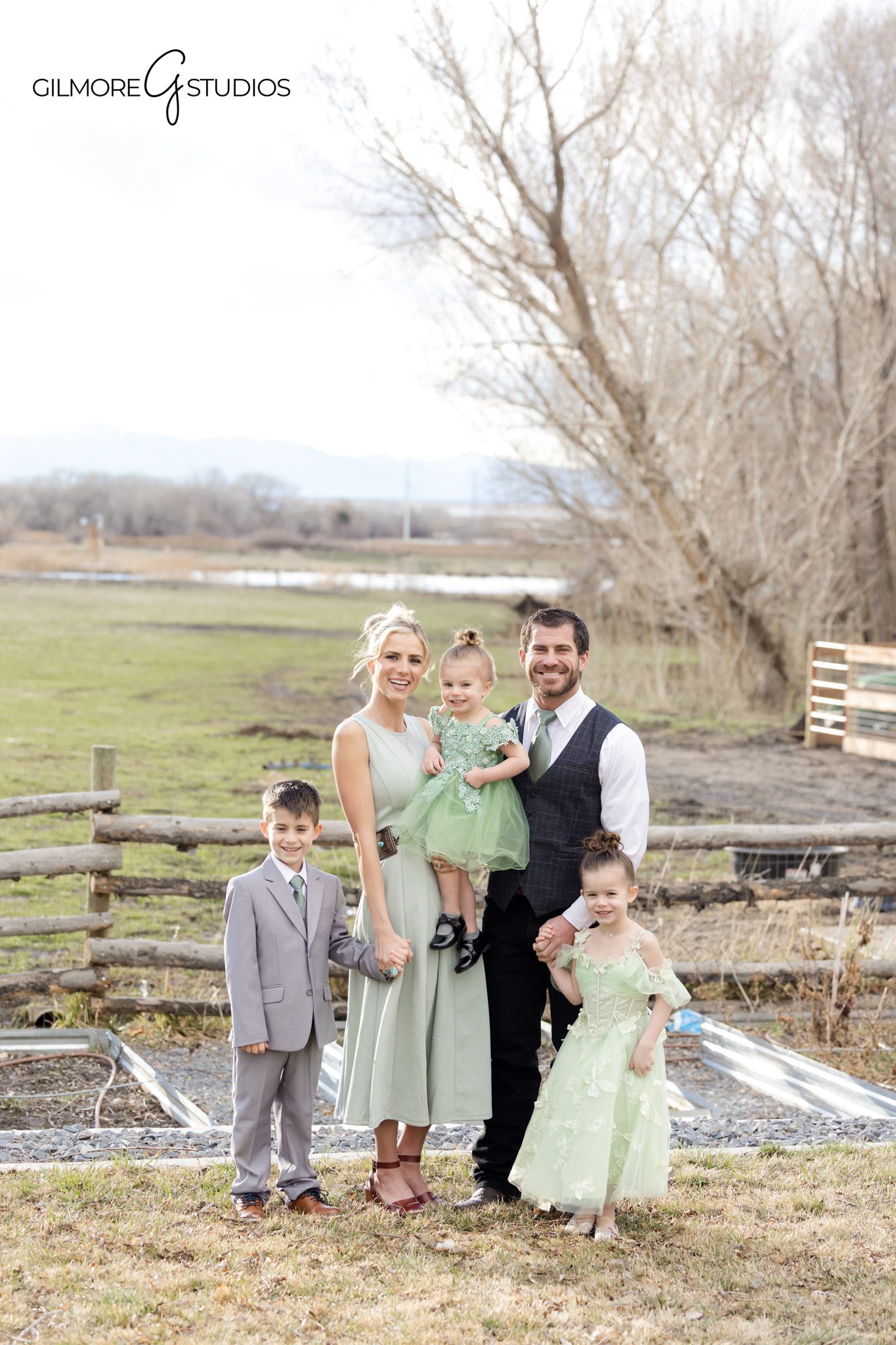 Large family photography session in Utah open field

Multi generational family portrait photography with grandparents