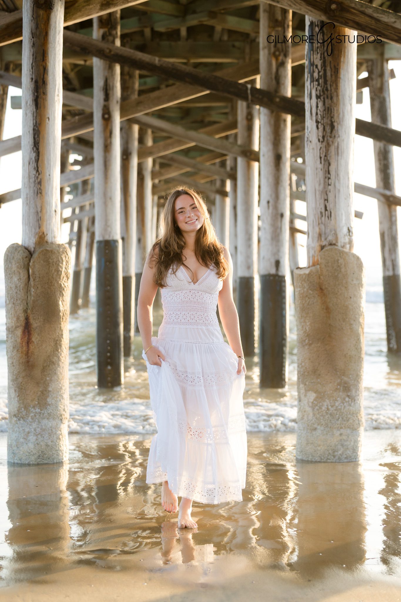 beach portrait photography Newport Beach senior clothing ideas
senior photographer Newport Beach natural outfit beach portrait