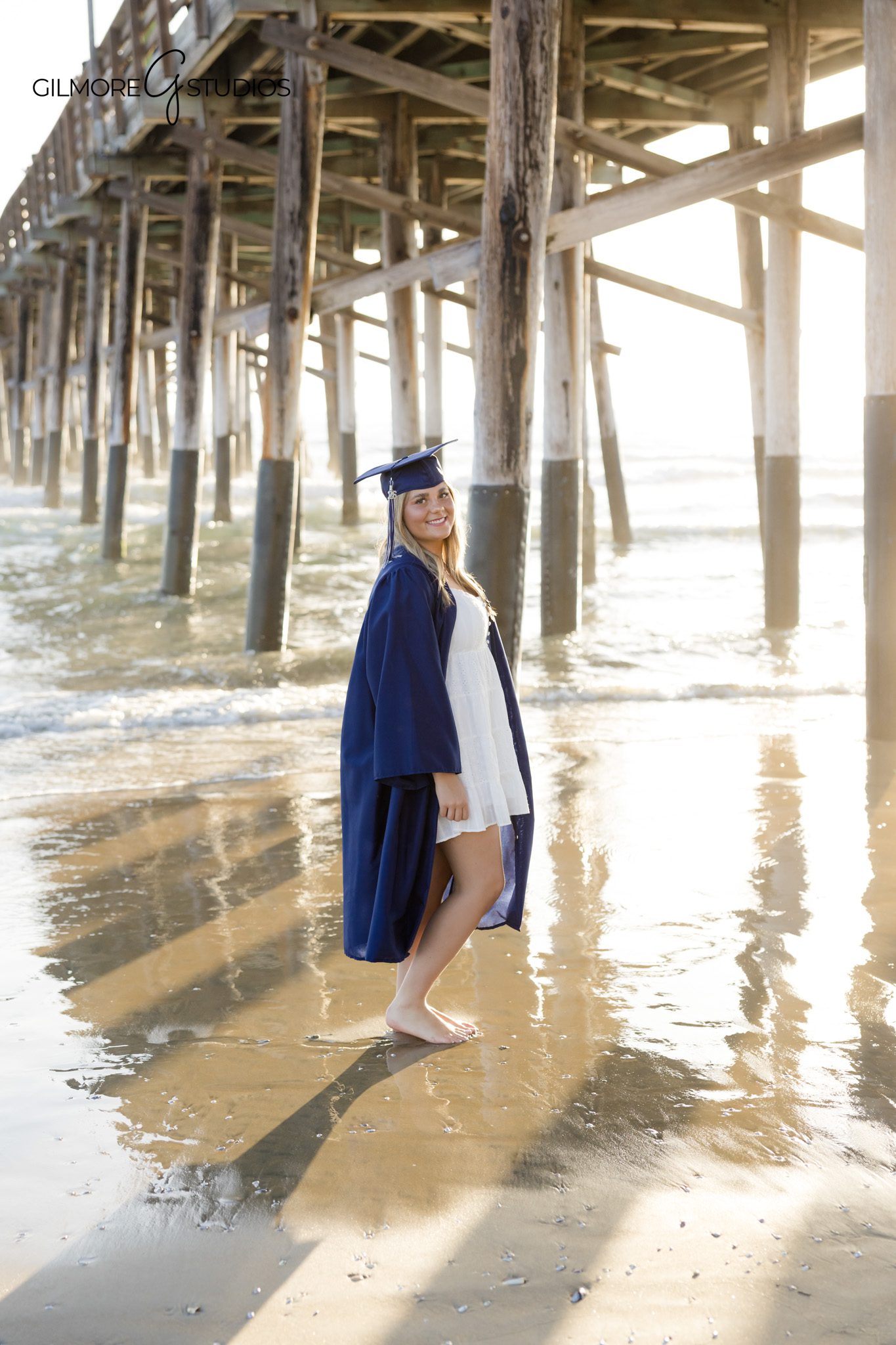 beach portrait session senior photography Newport Beach
senior photographer Newport Beach natural coastal portrait