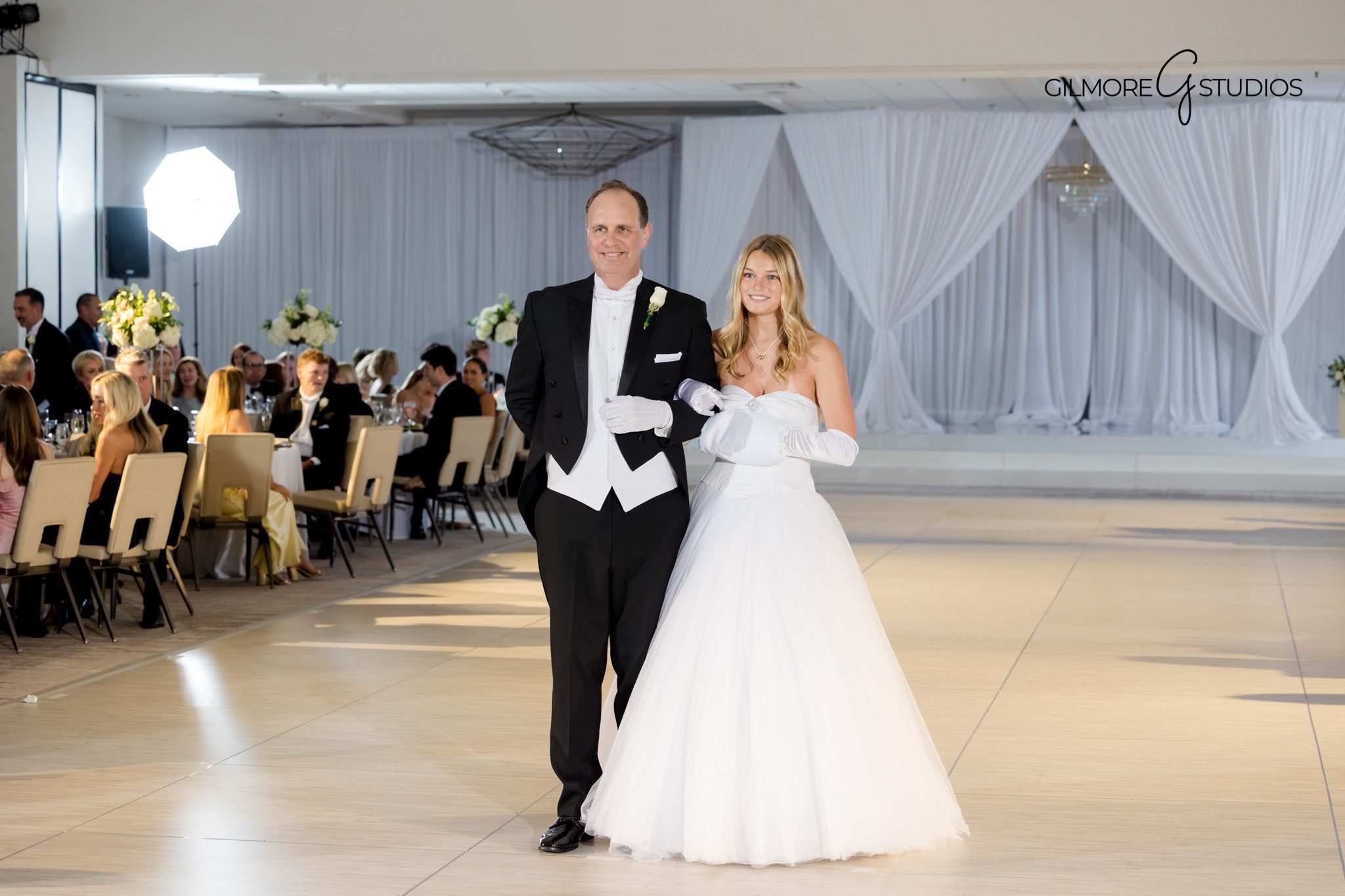 Debutante portrait photography showing timeless style
Portrait of debutante photographed before formal presentation