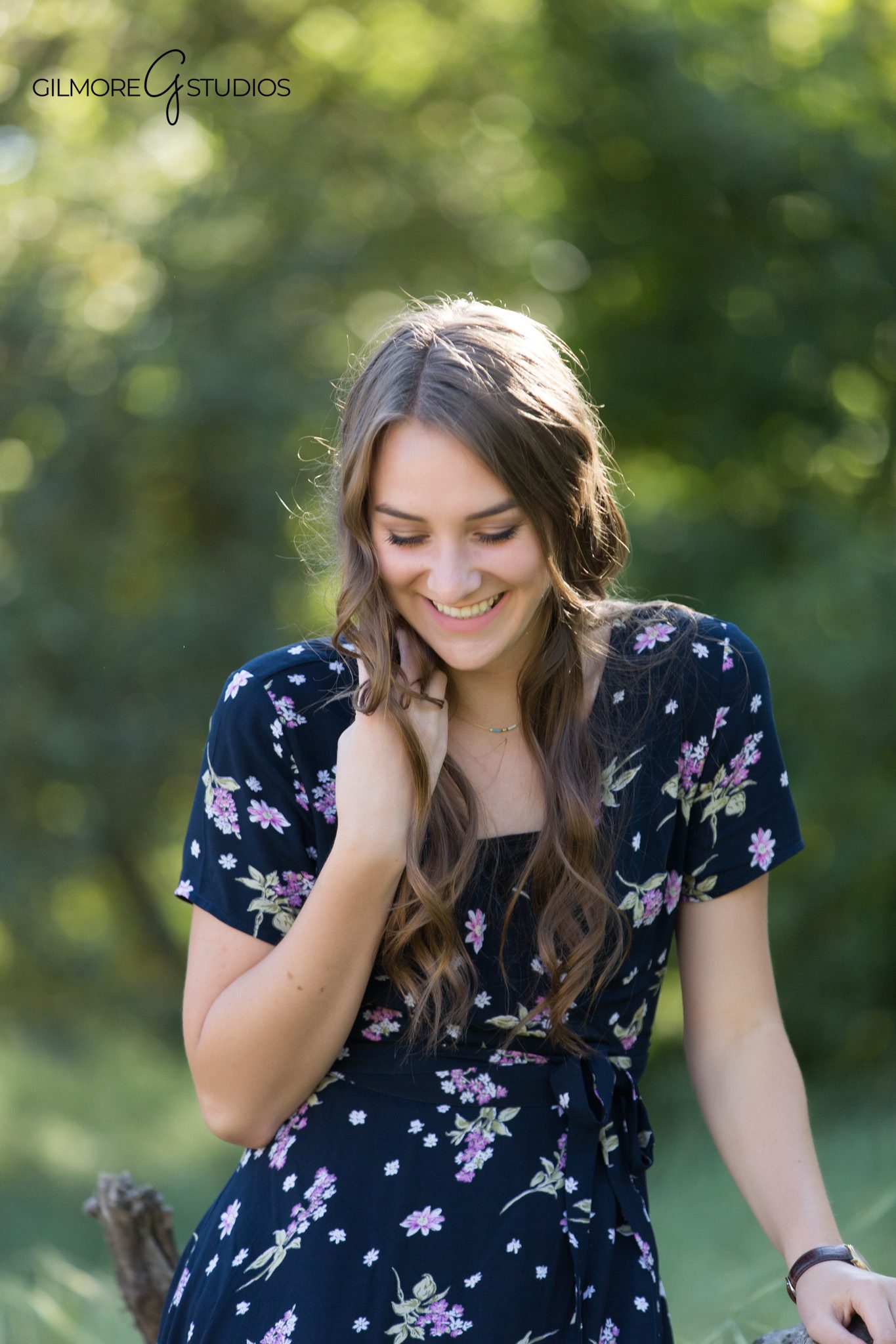 Natural shade senior photography California
Senior posing near oak grove portrait