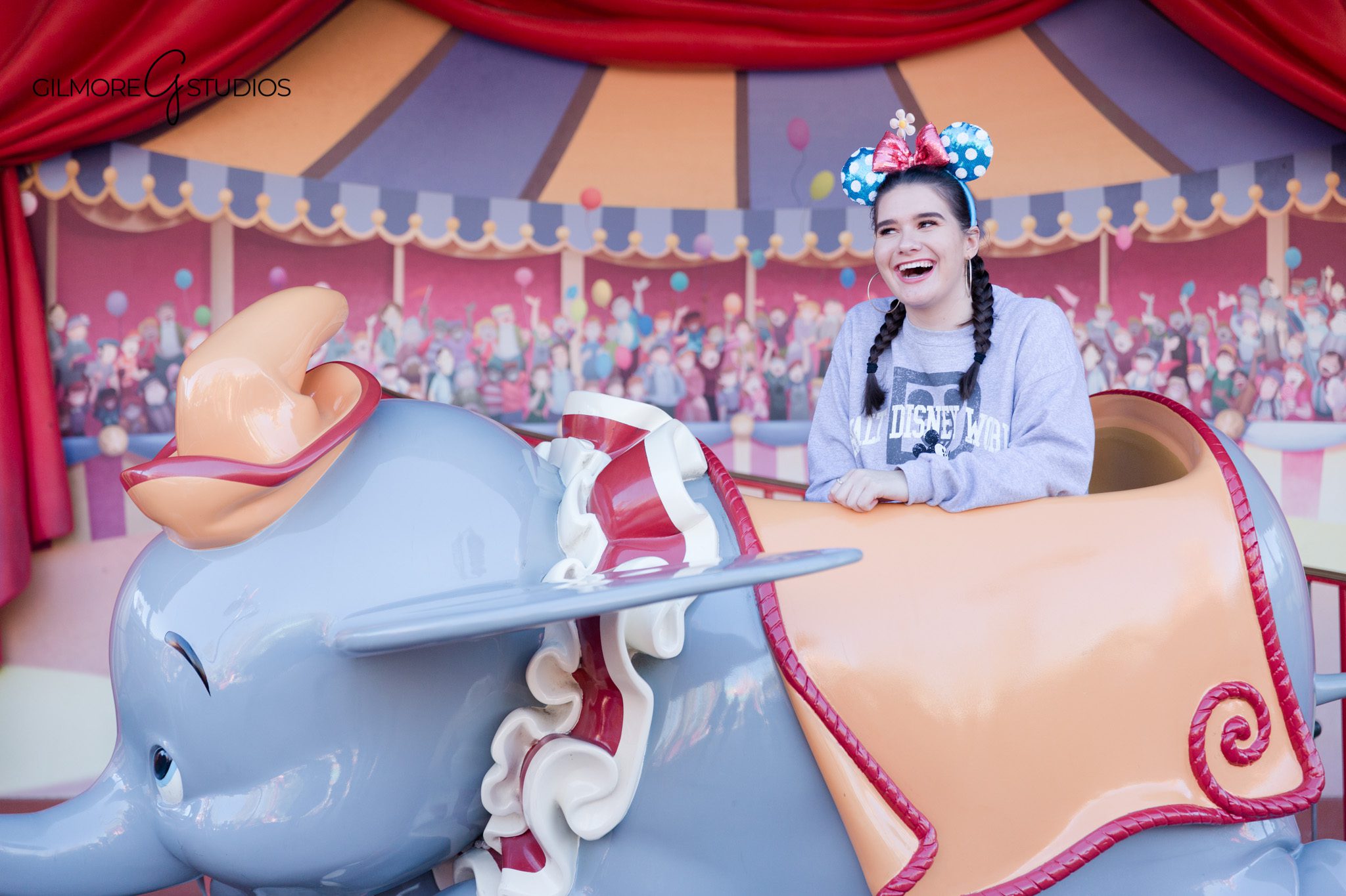 Senior photos with castle background Orlando
Disney senior photography lifestyle session