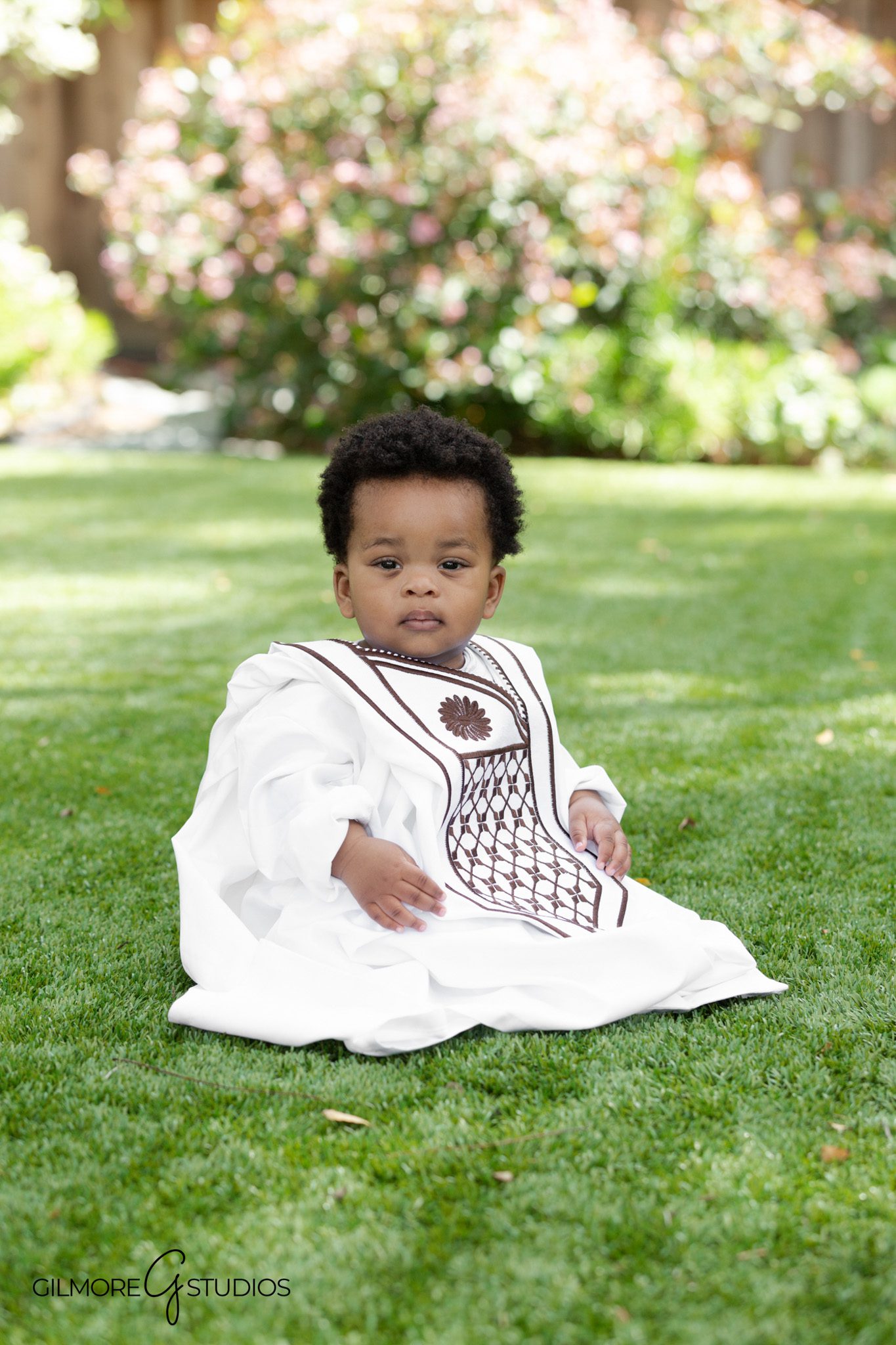Newport Beach cake smash photographer baby boy portrait outdoor grass first birthday session
baby photography Newport Beach outdoor baby portrait green grass natural light session