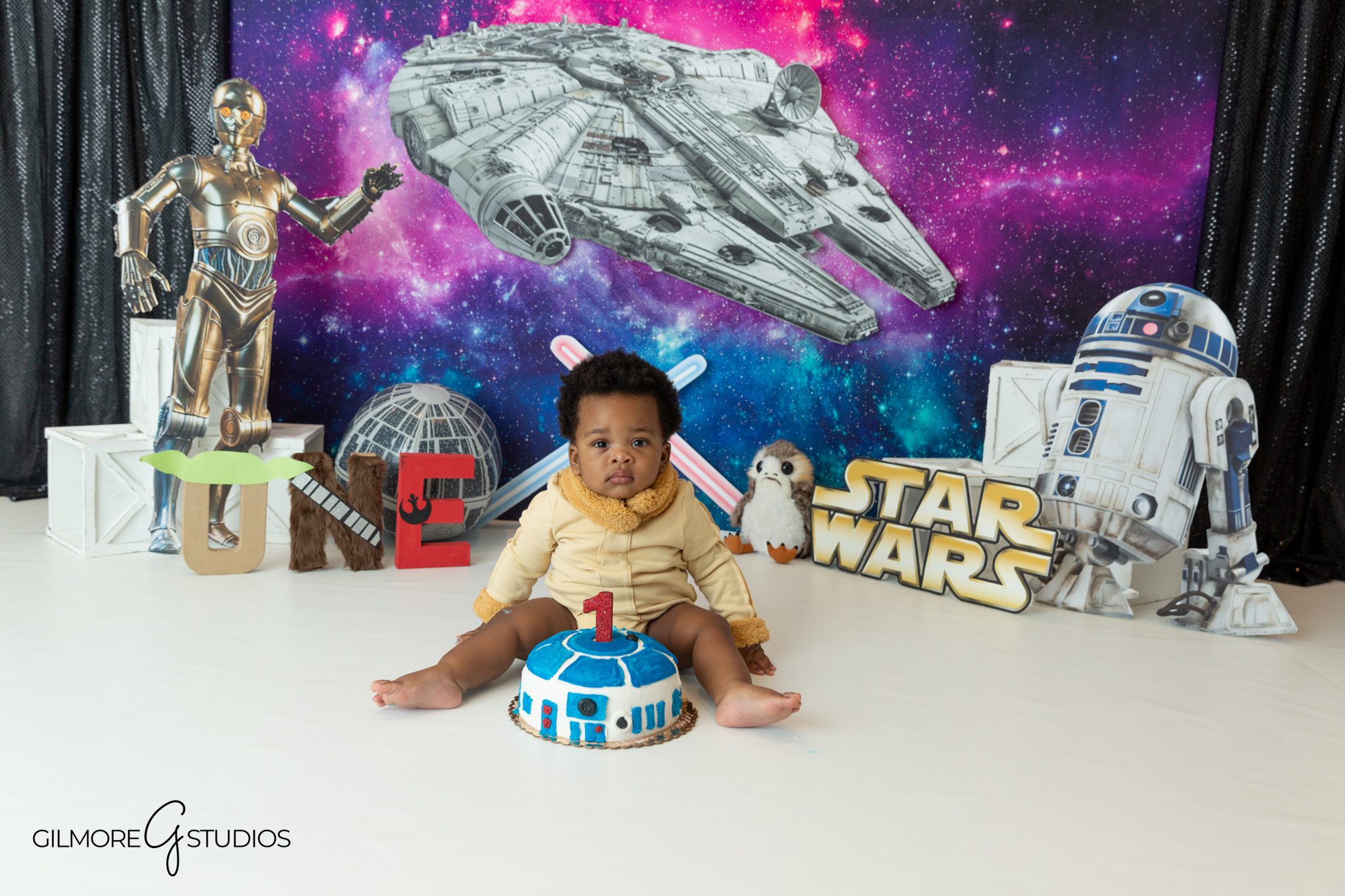 Newport Beach cake smash photographer first birthday baby boy portrait white outfit studio
baby photography Newport Beach first birthday portrait baby boy neutral white setup