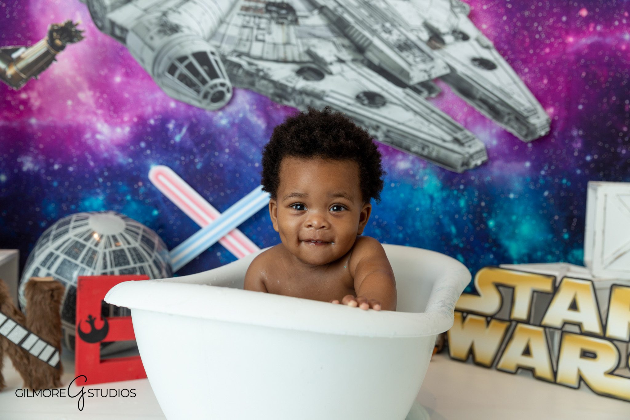 first birthday portrait photographer Newport Beach baby bath tub cleanup
Newport Beach baby portrait photography cake smash bath moment