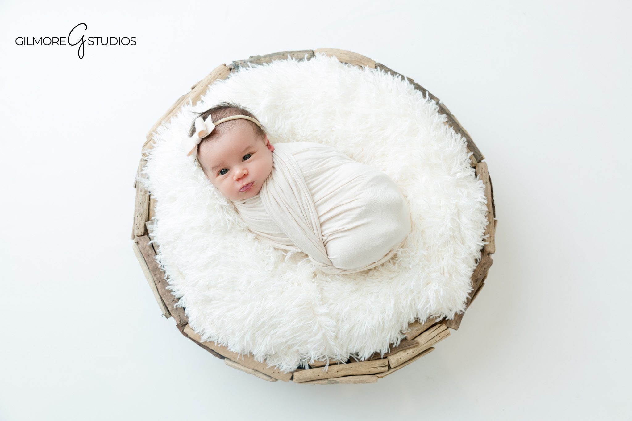 lifestyle newborn photography Phoenix Arizona, posed newborn photography Phoenix