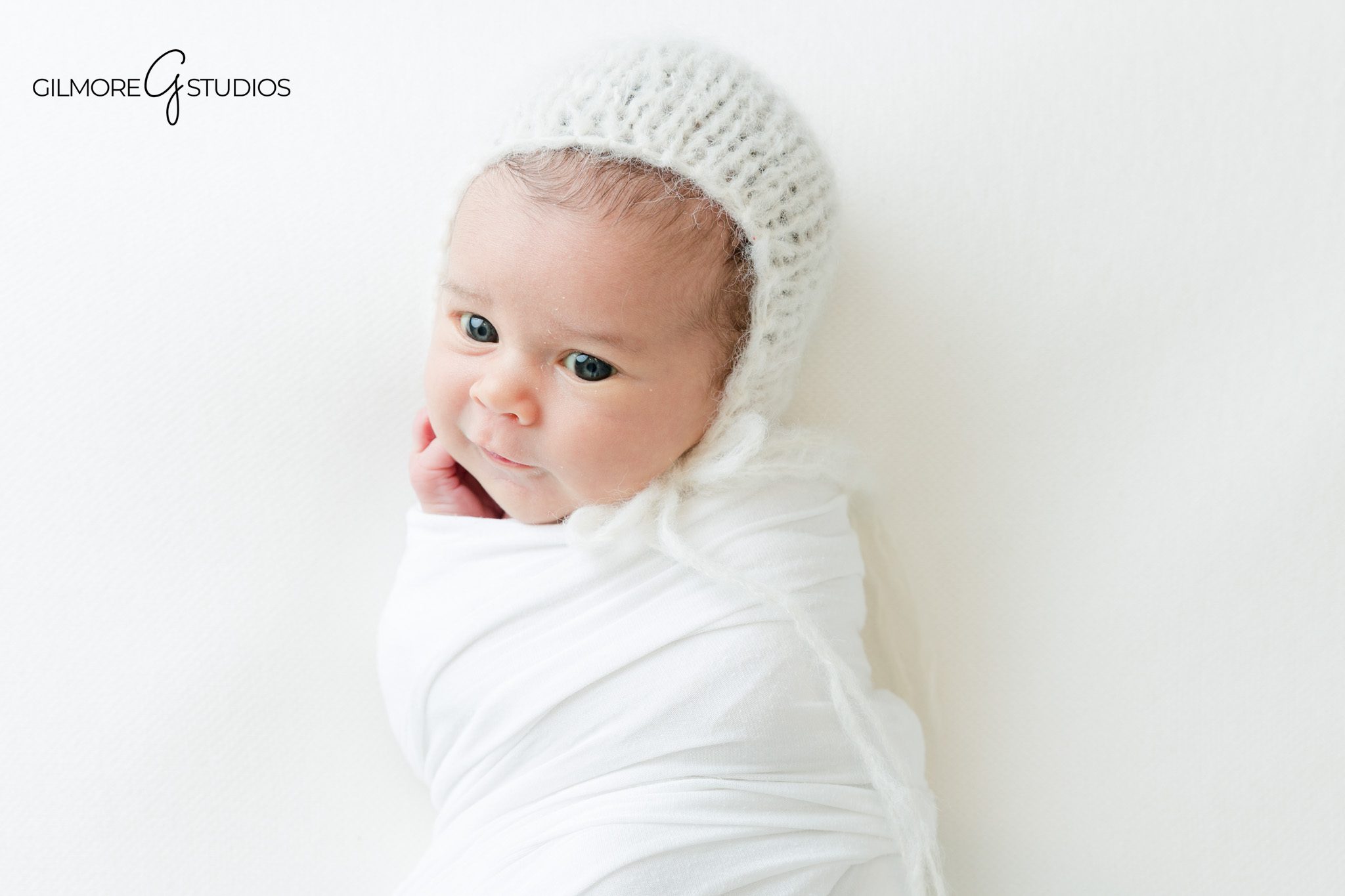 newborn photography ideas with siblings, sibling poses newborn photography Phoenix