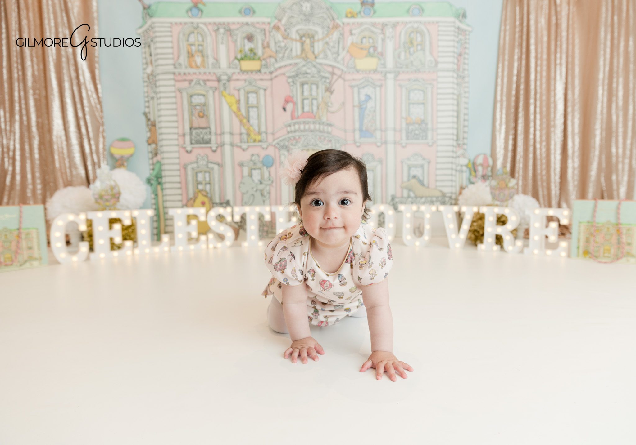 Baby girl portrait before cake smash Phoenix photography
Phoenix cake smash session setup pastel birthday theme