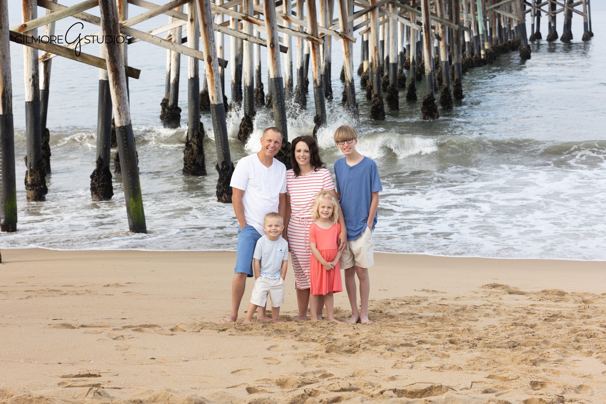 Crystal Cove family photographer Newport Beach scenic coastline
Family photos Crystal Cove State Park natural light session