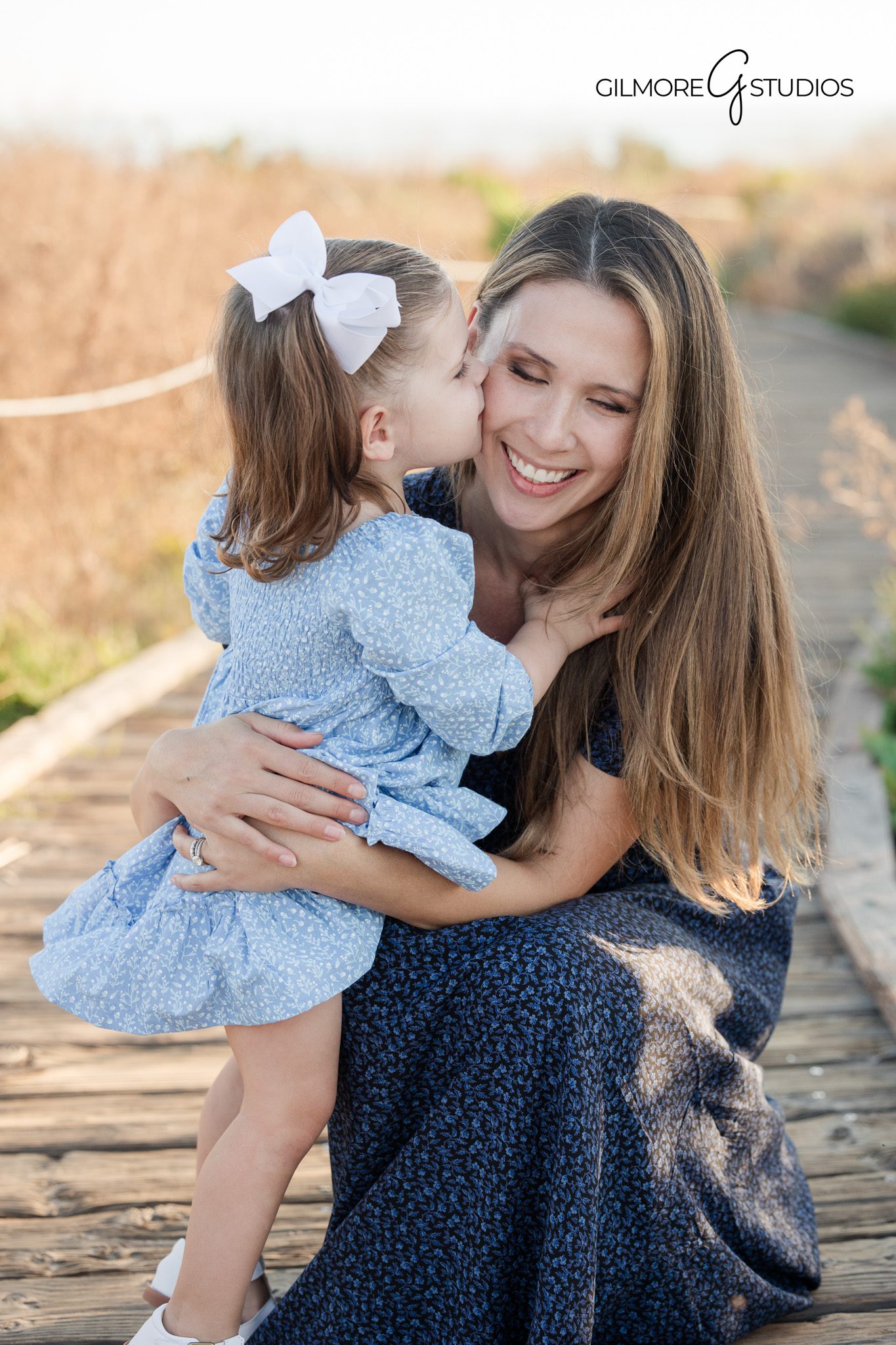 california family photography golden light
crystal cove family photographer young children