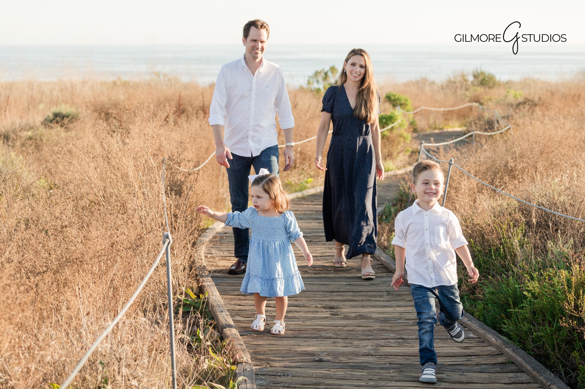 beach family portrait orange county, crystal cove state park family photos