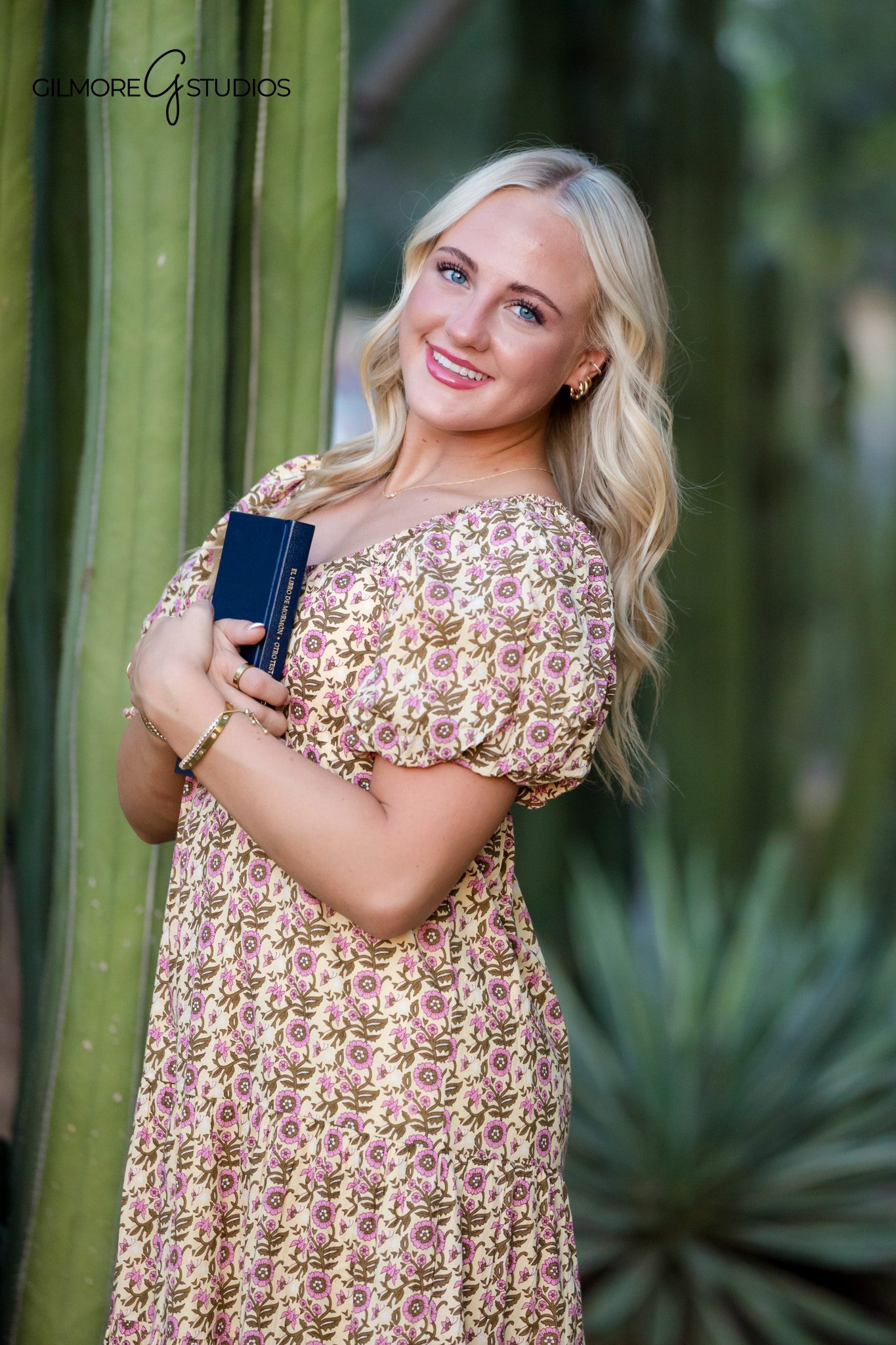 LDS missionary pictures Arizona temple portrait blonde girl holding scriptures | Arizona temple missionary portrait female