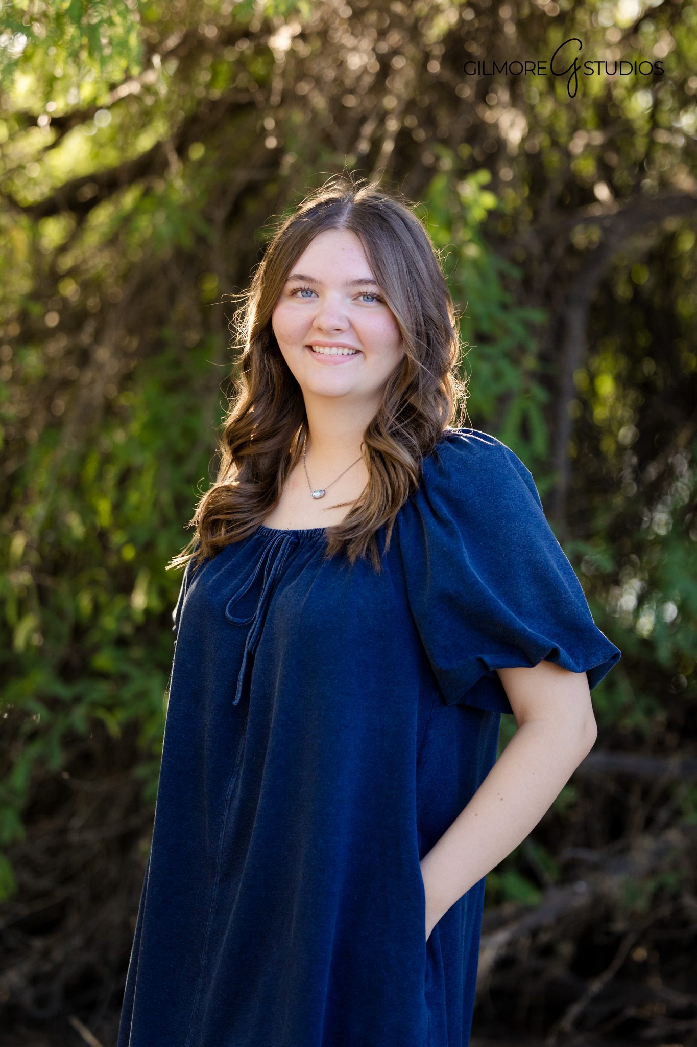 Senior girl BYU shirt desert photos Gilbert Arizona
Gilbert senior photographer college announcement photoshoot outdoor