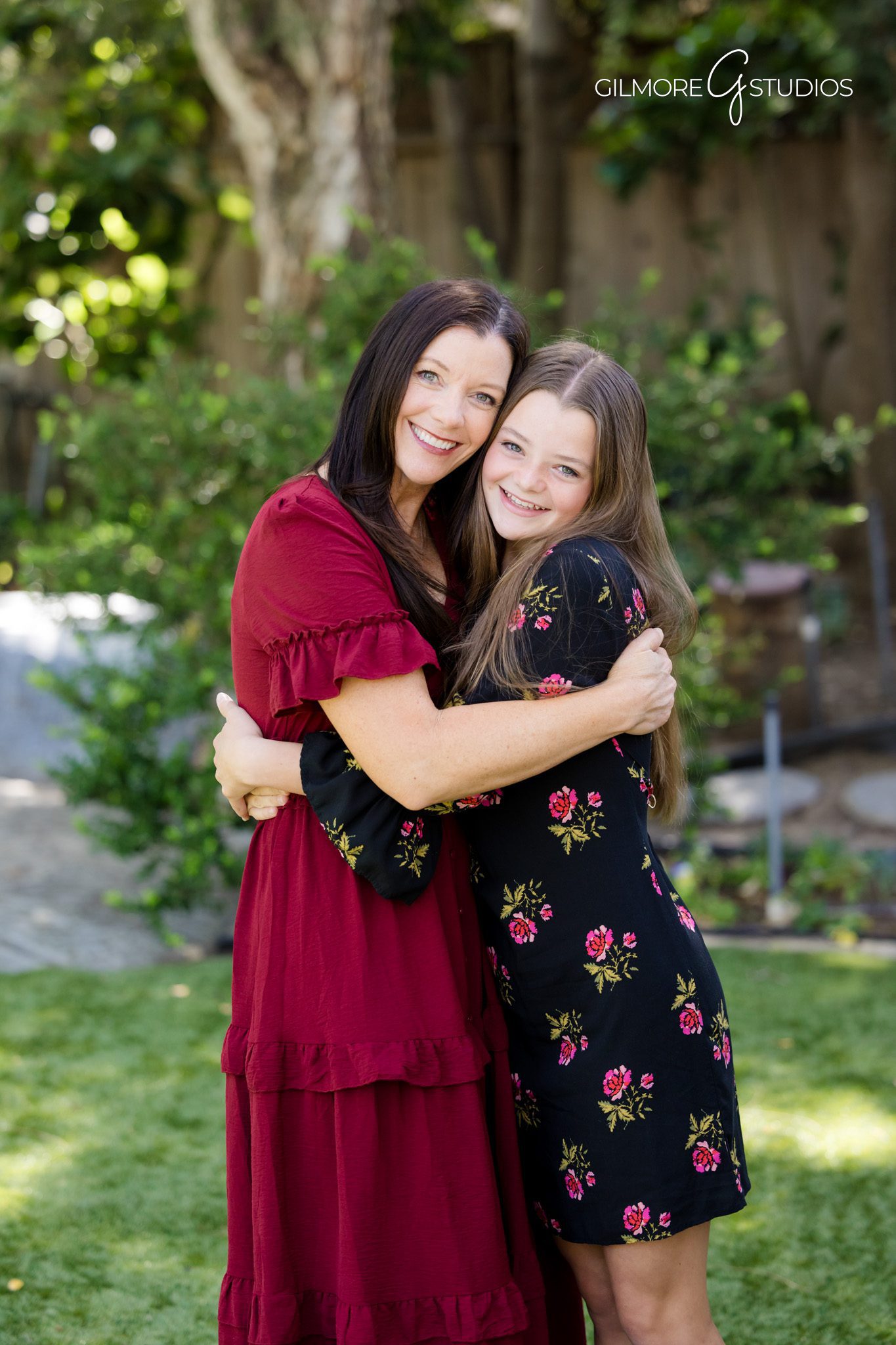Natural family interactions Gilbert Arizona photography
Gilbert AZ family photos playful expressions garden