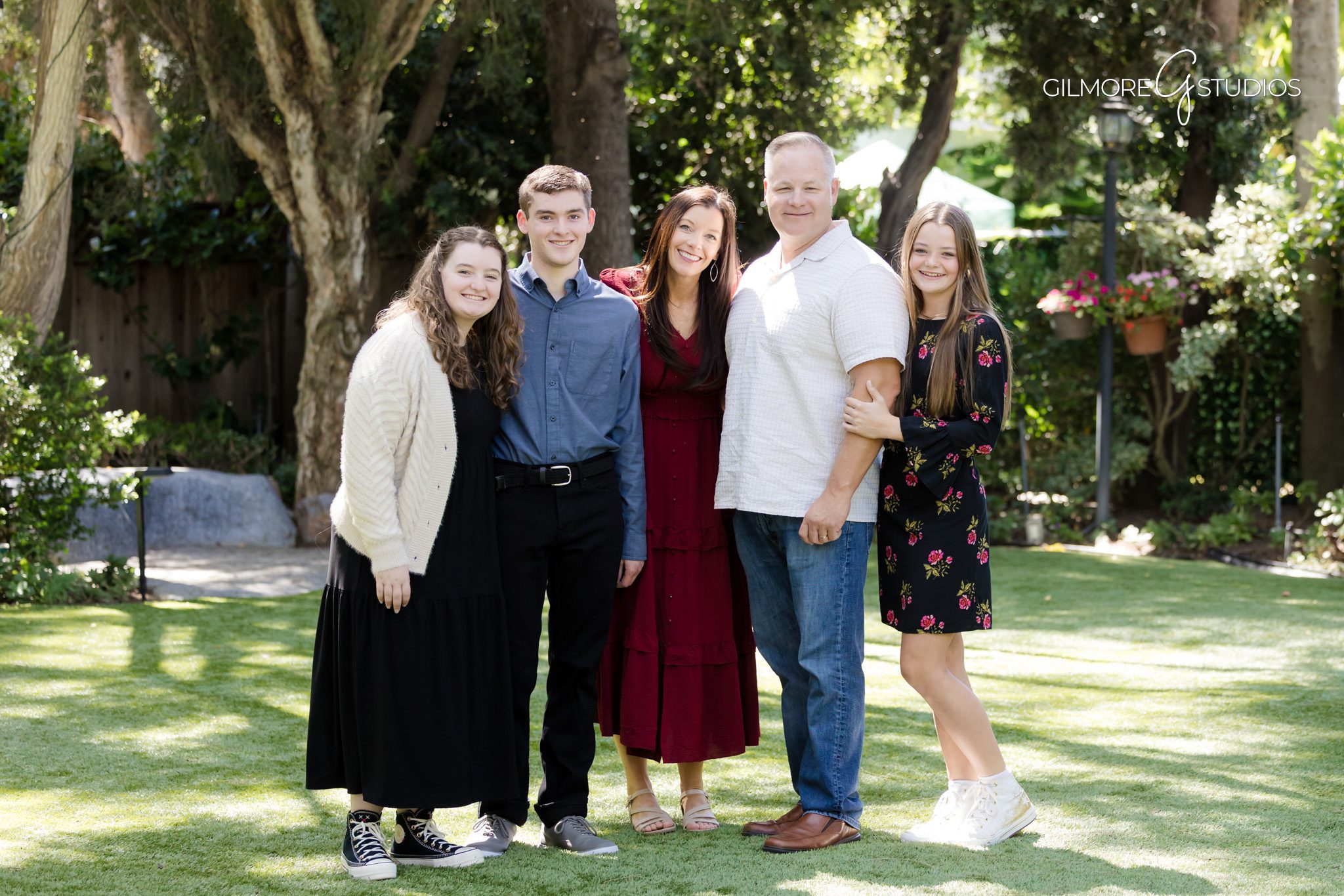 Gilbert AZ family photographer garden session natural light
Family portraits Gilbert Arizona outdoor greenery setting