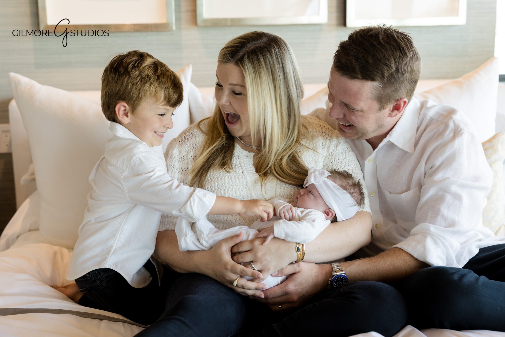 lifestyle newborn session Gilbert AZ peaceful newborn image
newborn baby photography Arizona cozy home session