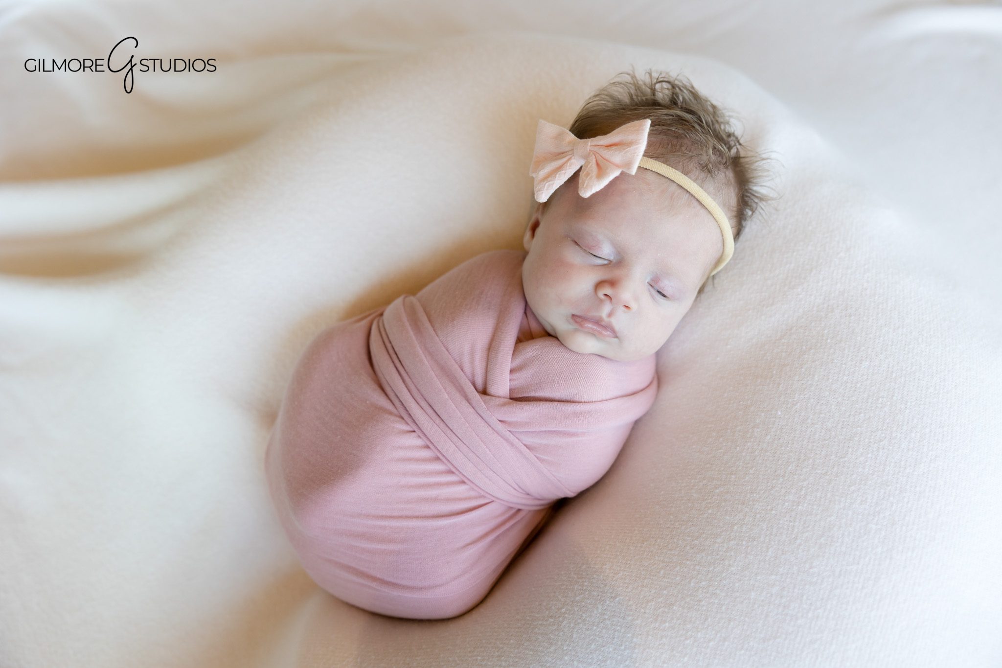 lifestyle newborn photography Gilbert AZ sibling portraits
newborn family session Arizona children connection moment