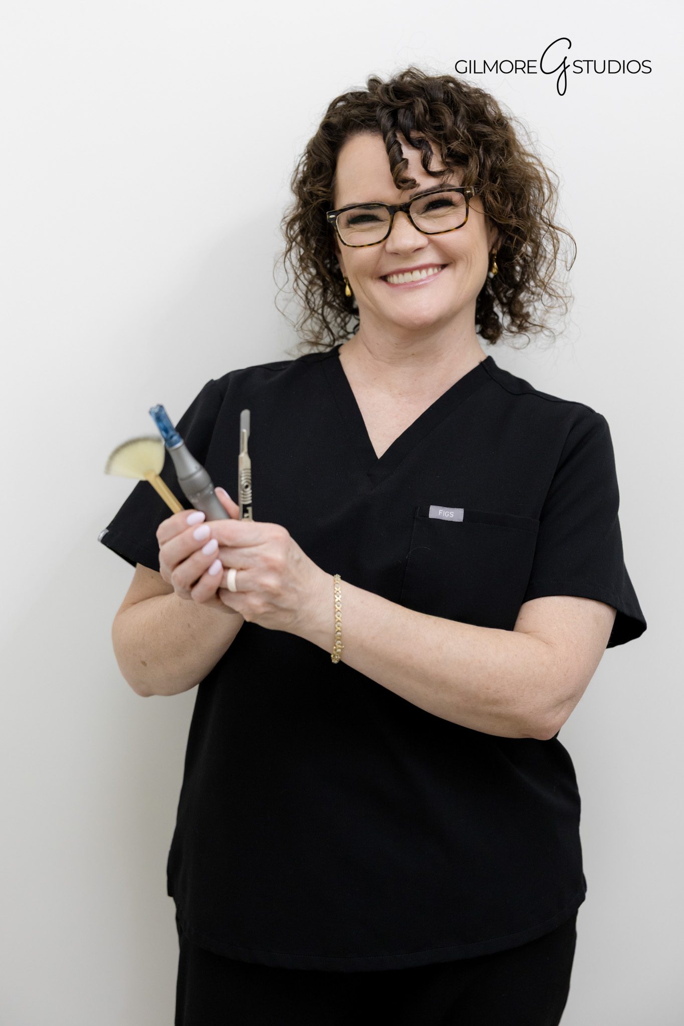 Gilbert Arizona skincare treatment photography
Esthetician applying facial mask branding session