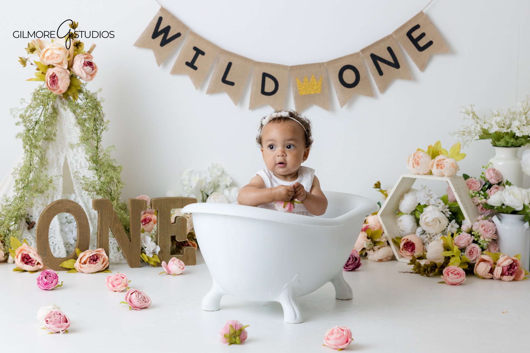 Gilbert AZ cake smash photography with elegant flowers and custom one year birthday setup