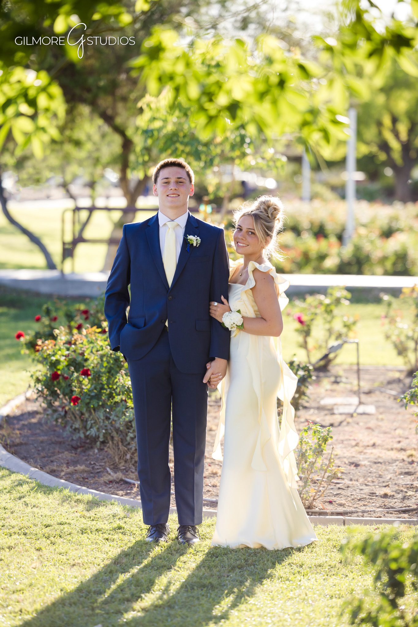 prom photography Gilbert AZ colorful dresses friend group
Arizona senior prom girls portraits garden backdrop