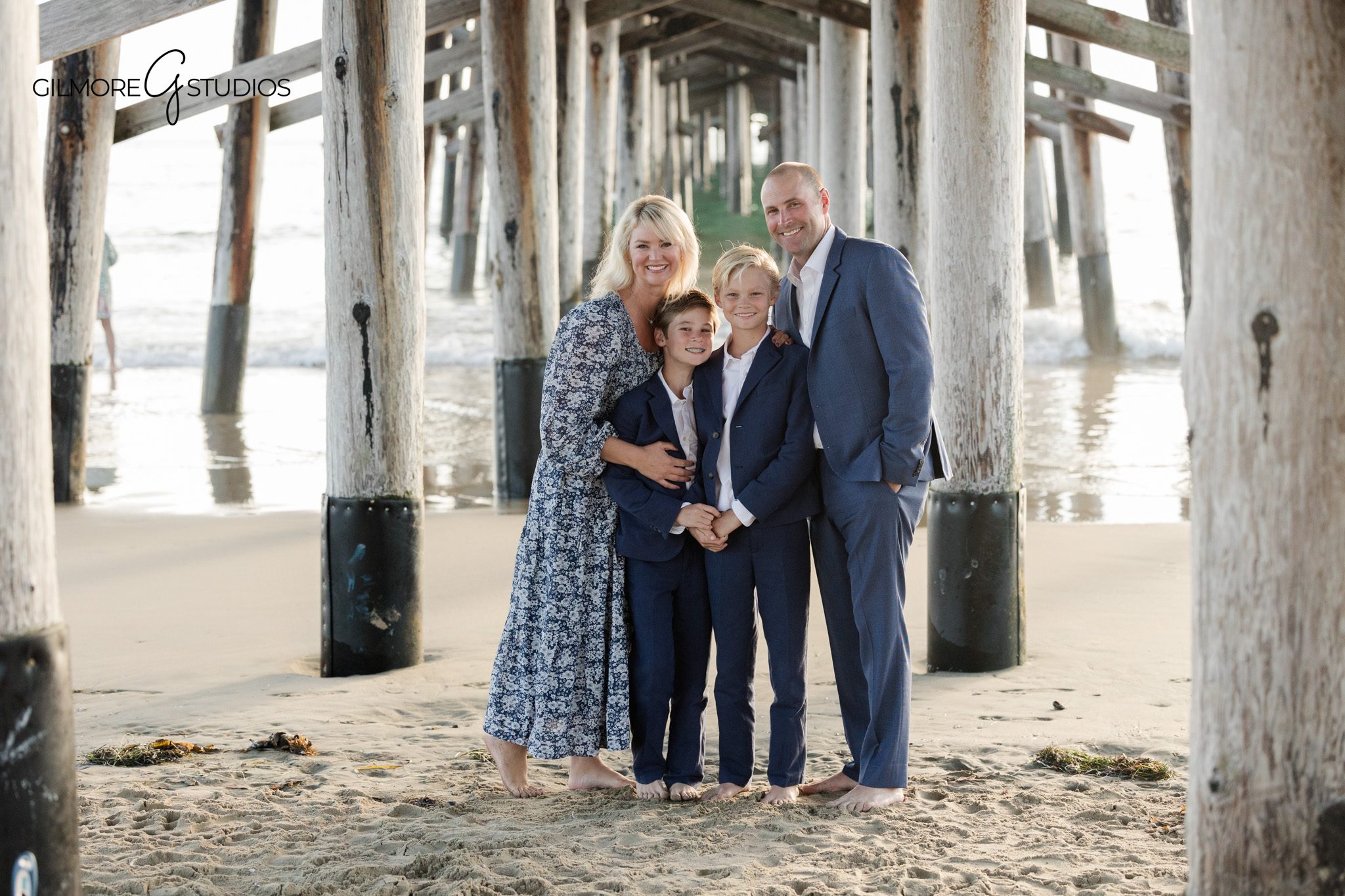 Newport Beach family photographer at Newport Pier sunset
Newport Pier family portraits in Orange County California