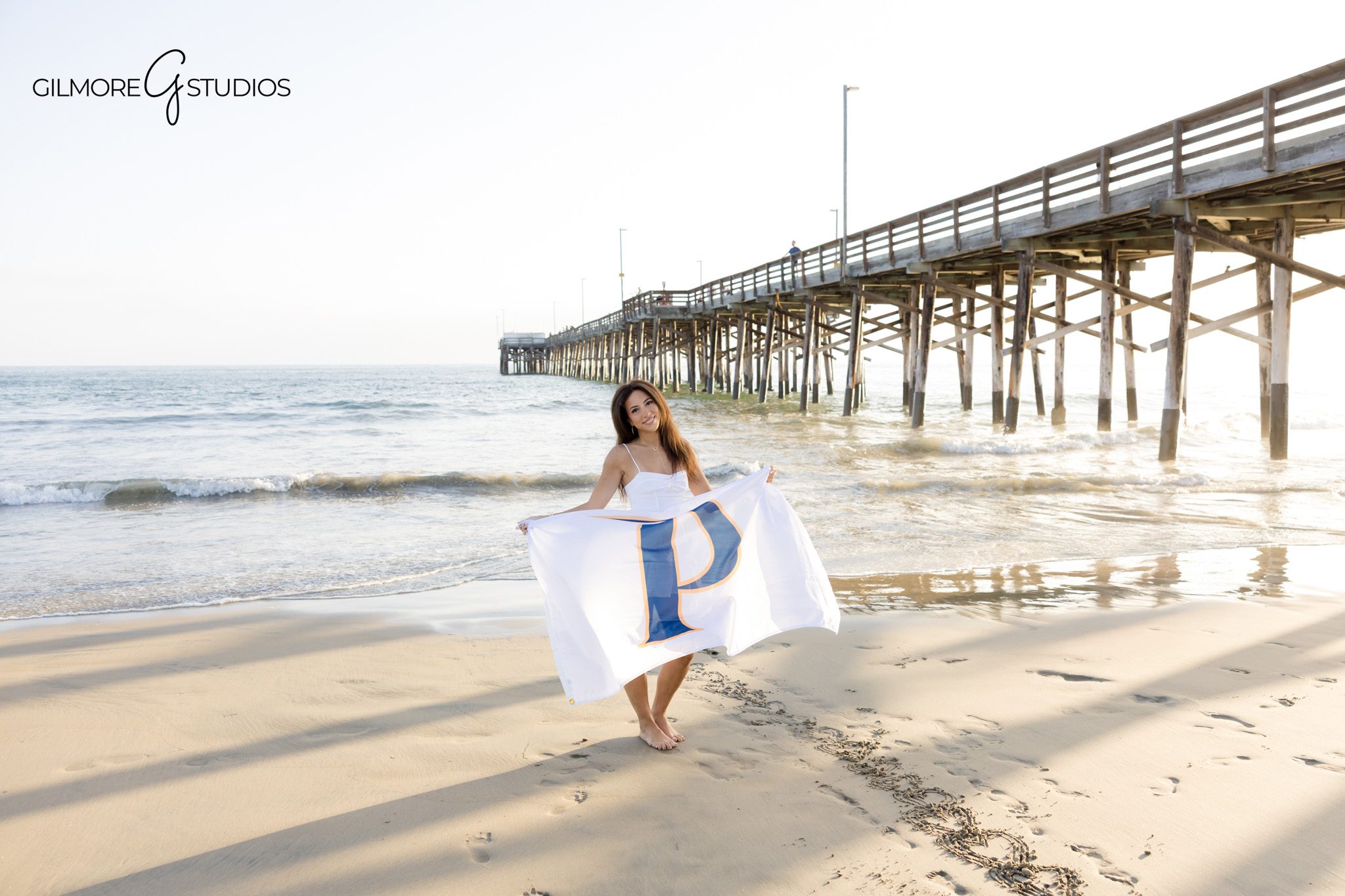 Coastal senior photography session California
Senior graduation portraits at Newport Pier