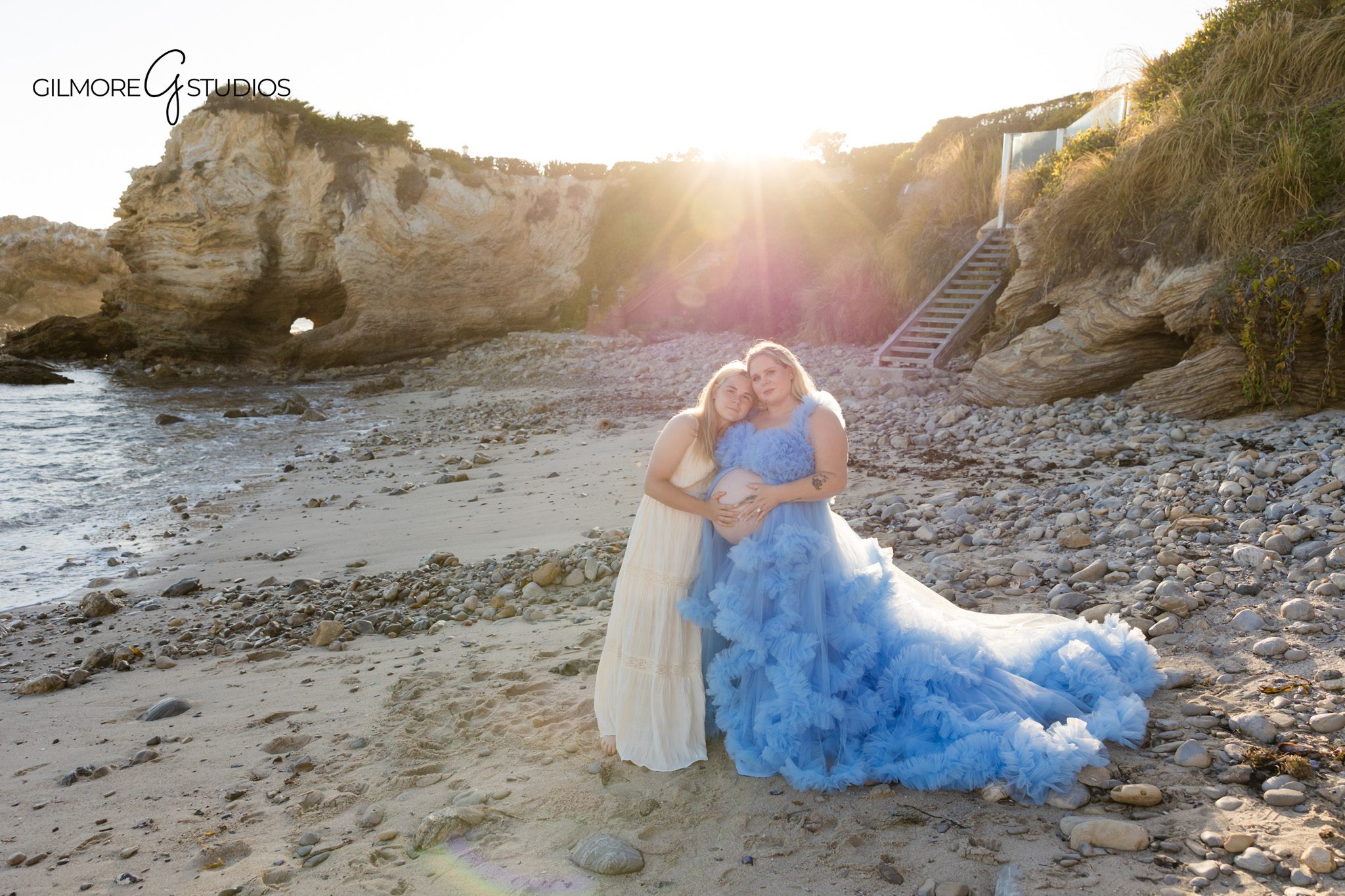 Corona del Mar maternity photographer capturing elegant pregnancy portraits
Maternity beach session with soft neutral wardrobe in Newport Beach