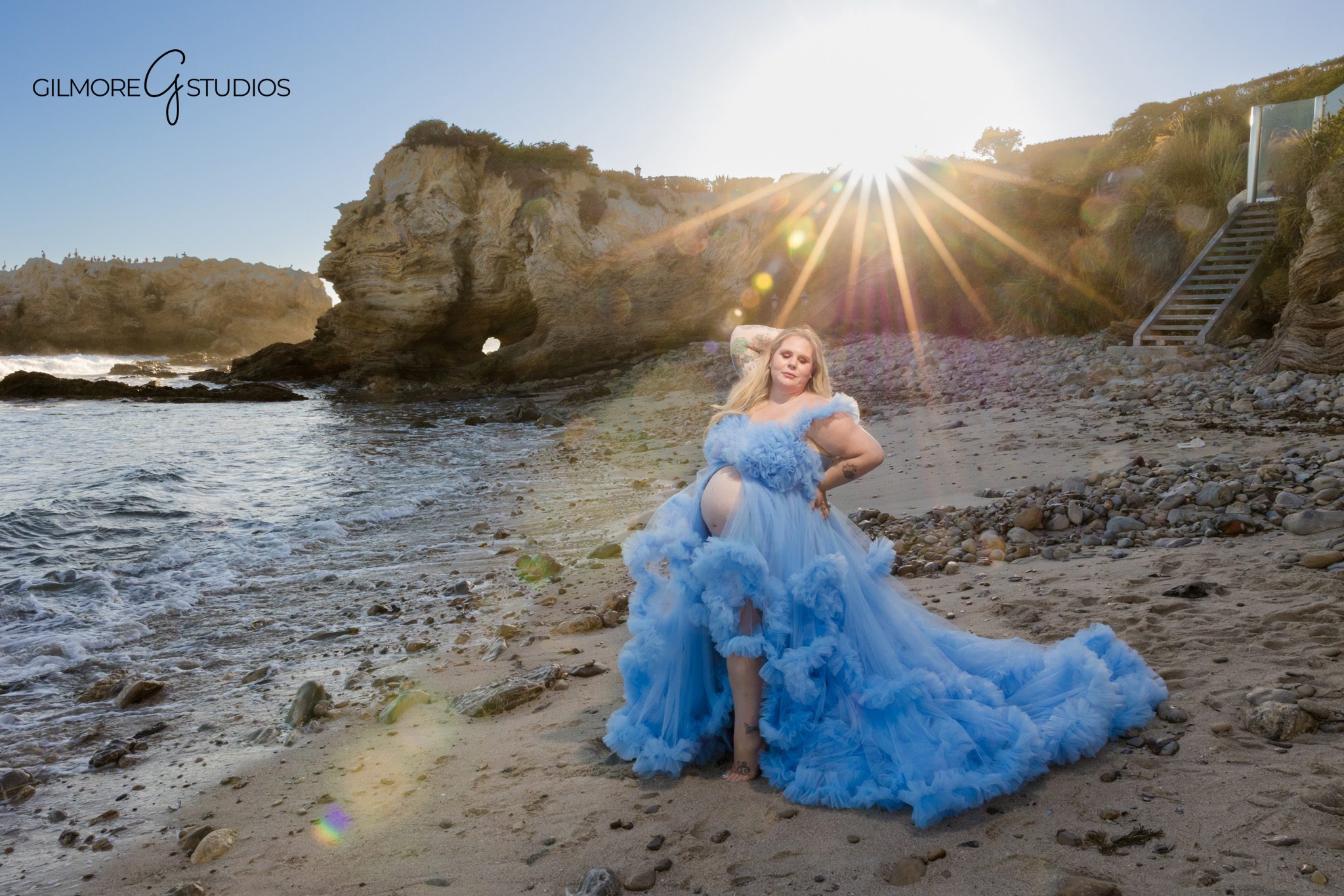 Cameo Shores maternity photographer capturing a private beach session in Corona del Mar
Maternity photos at Cameo Shores with ocean and coastal cliffs in the background