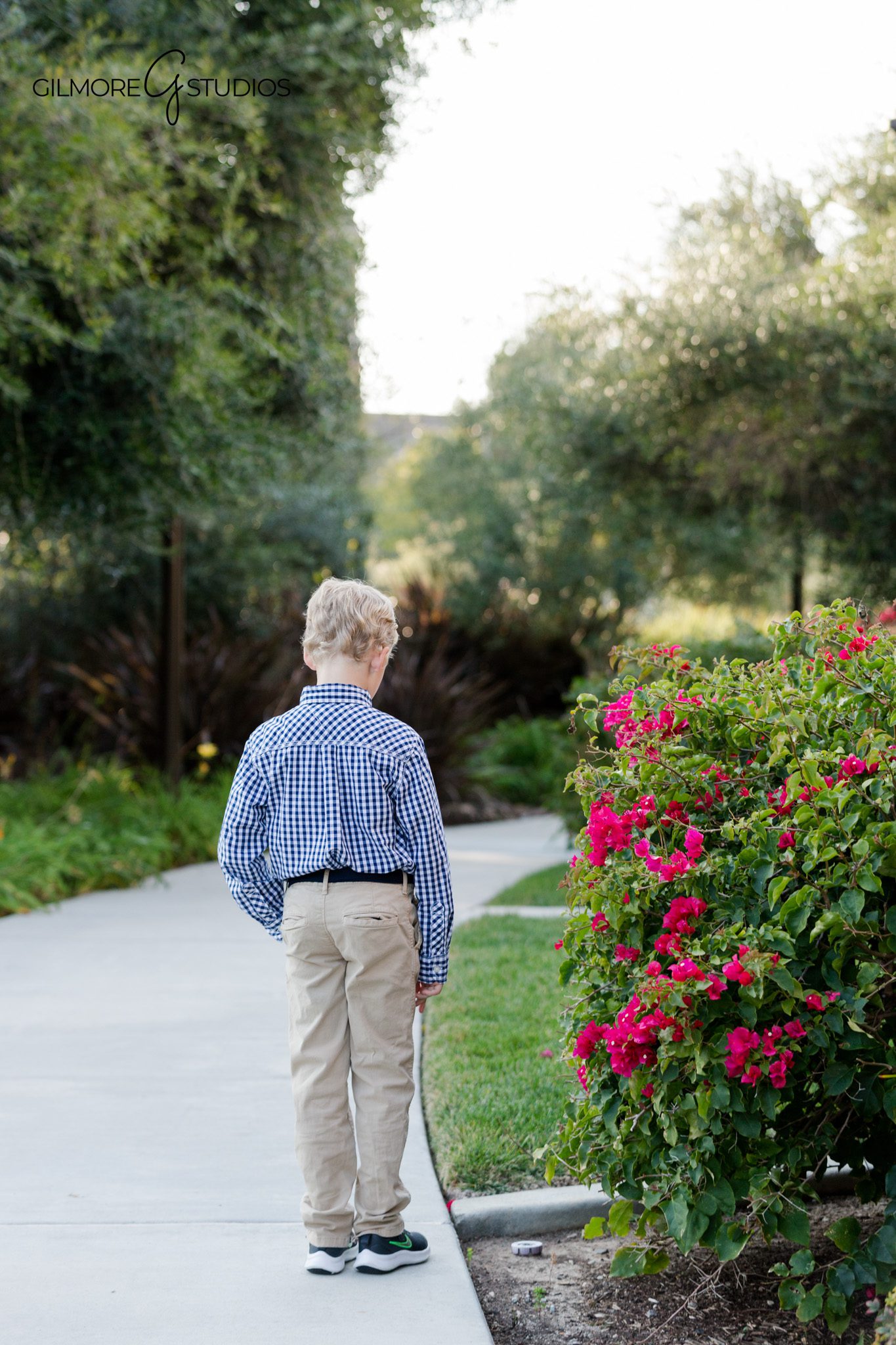 LDS baptism pictures with natural light and green background
Child portrait at Newport Beach LDS Temple grounds