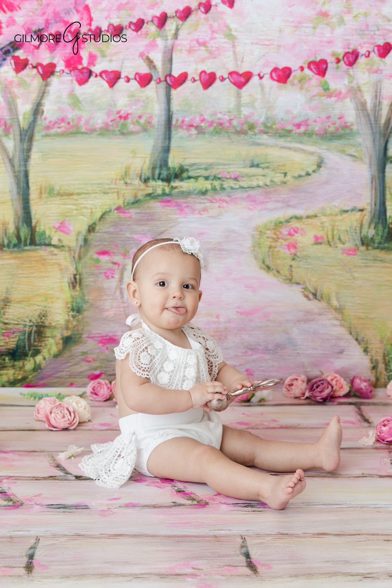 Newport Beach baby photographer capturing sitting up milestone photos with parents
Orange County family photographer photographing baby milestone portraits