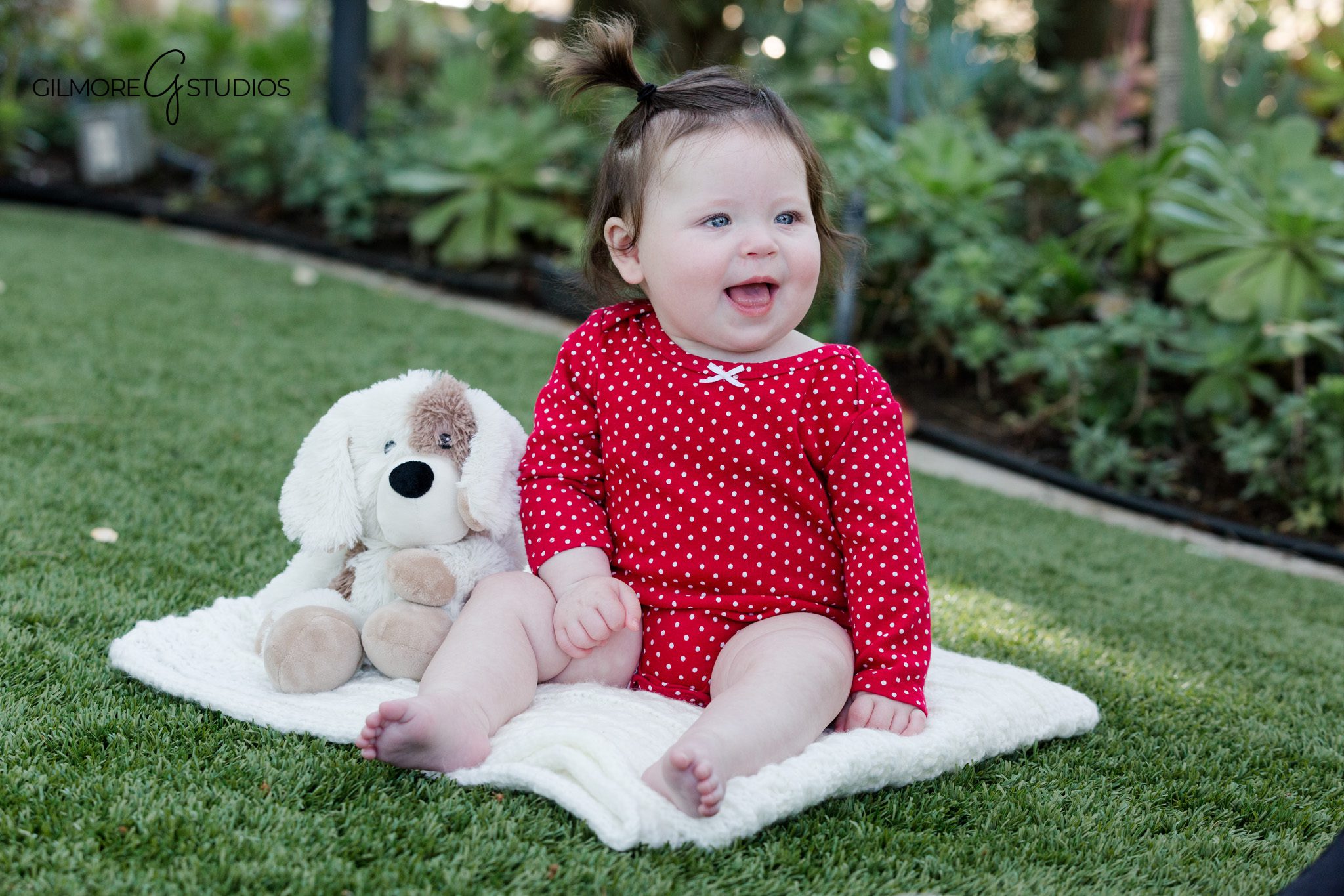 Orange County baby milestone photographer documenting sitter session portraits
Gilbert AZ baby photographer capturing baby sitting independently